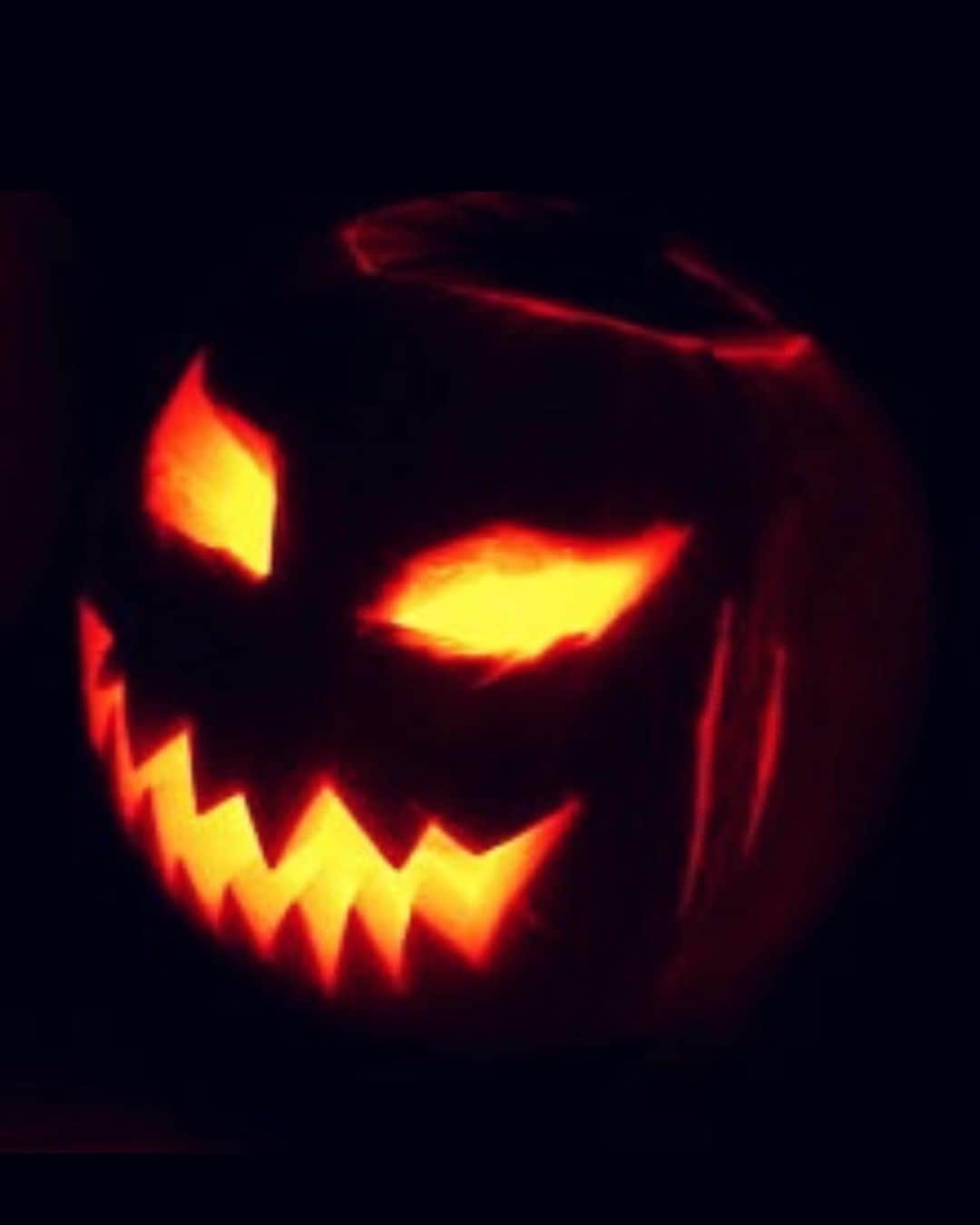 のインスタグラム：「To my dearest little pumpkins. . .  G Morning🌎✨ Many blessings to you.  Happy Halloween！」