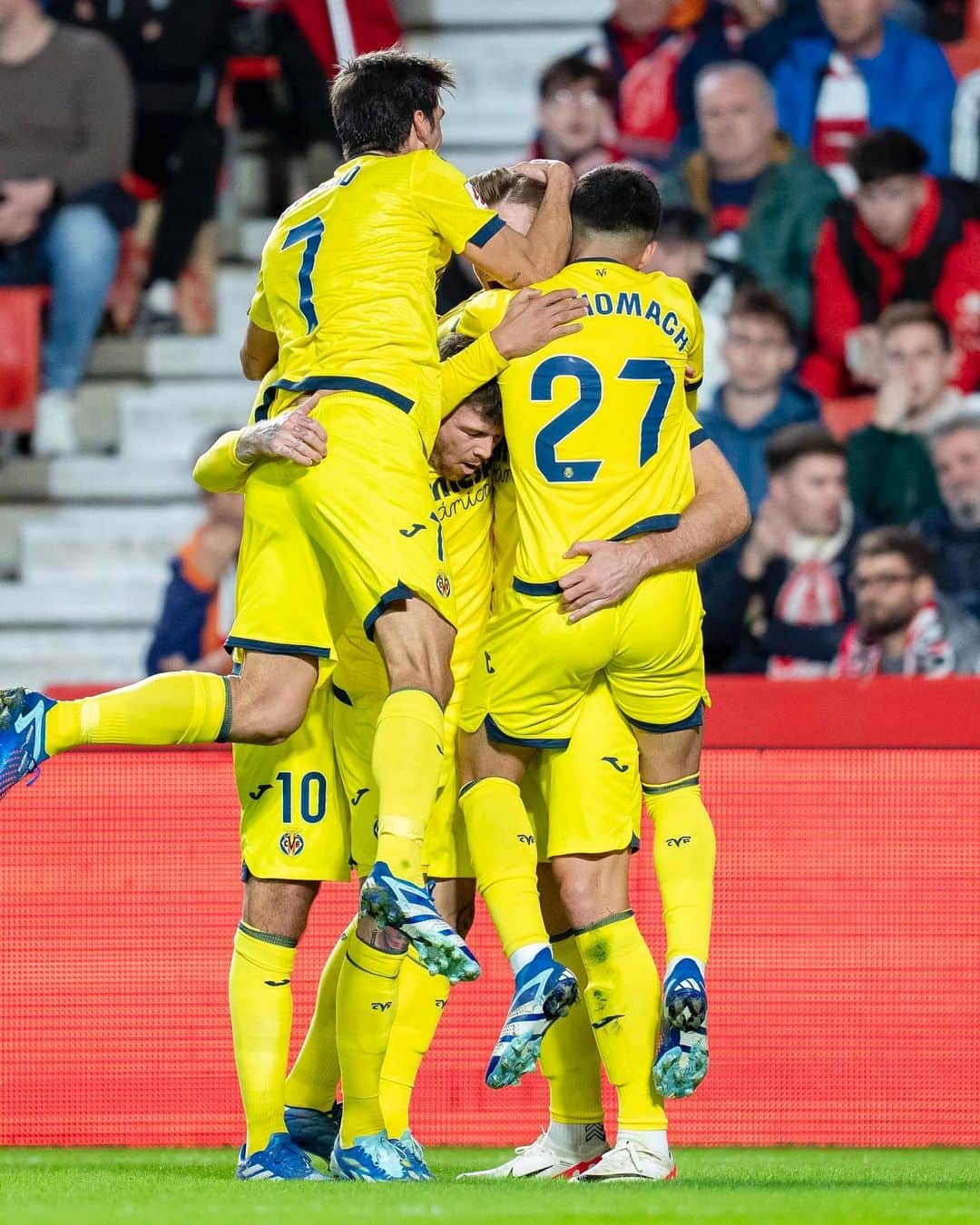 ダニエル・パレホのインスタグラム：「¡Cómo necesitábamos estos 3 puntos! 🚀 Ha sido un partido en el que hemos sufrido pero del que nos vamos con una victoria muy importante. Vamos a por más @villarrealcf」