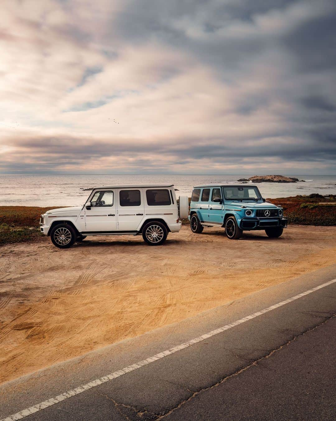 メルセデス・ベンツさんのインスタグラム写真 - (メルセデス・ベンツInstagram)「Experience the excitement of the road with the @mercedesbenzgclass.  #MercedesBenz #GClass   [Mercedes-Benz G 500 | WLTP: Kraftstoffverbrauch kombiniert: 15,6‒14,7 l/100 km | CO₂-Emissionen kombiniert: 355‒334 g/km | mb4.me/DAT-Leitfaden]」10月31日 7時55分 - mercedesbenz