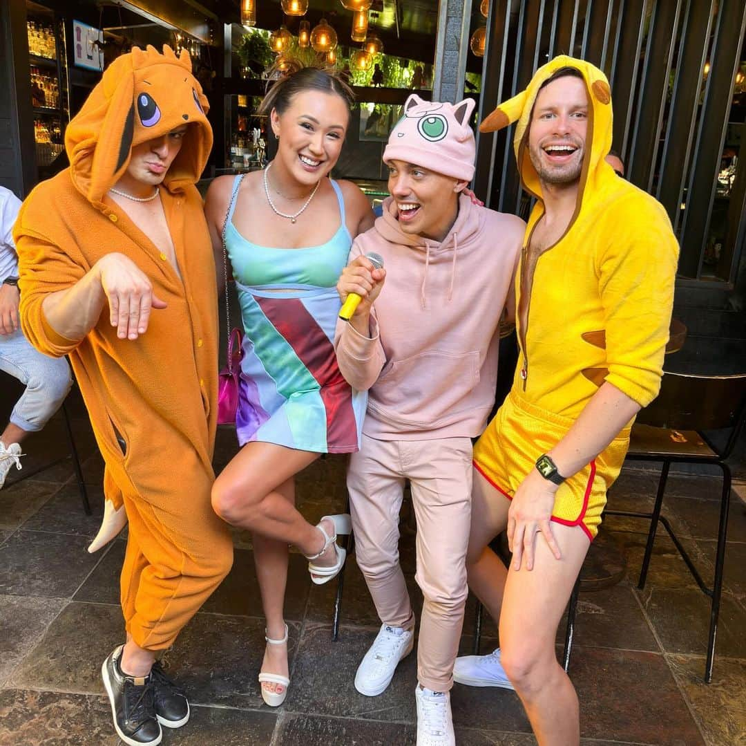 Lauren Riihimakiさんのインスタグラム写真 - (Lauren RiihimakiInstagram)「look at all these pokéboys I collected」10月31日 8時12分 - laurdiy