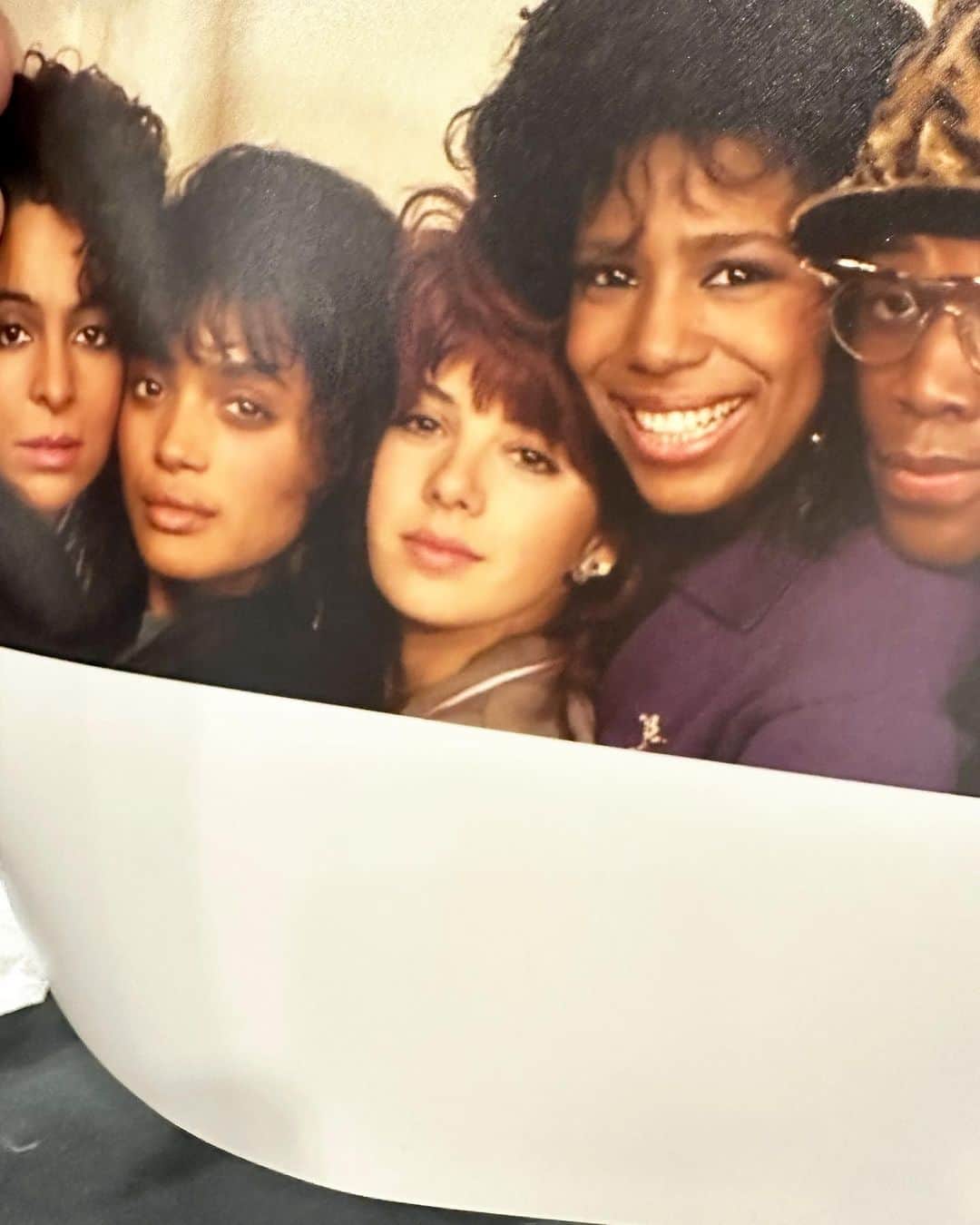マリサ・トメイのインスタグラム：「What a time #ADifferentWorld」