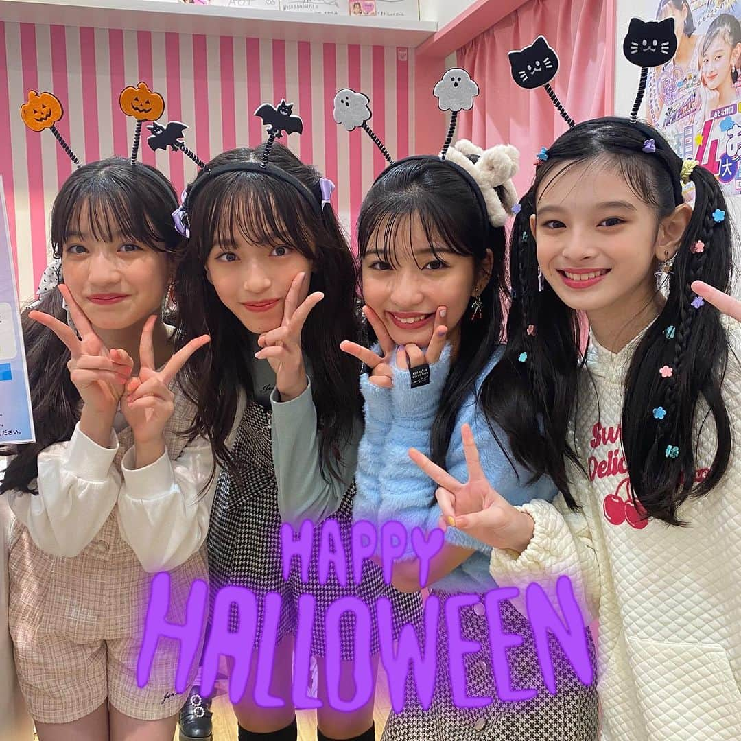 JENNI loveのインスタグラム：「H🎃A👻L🎃L👻O🎃W👻E🎃E👻N  #jennilove  #ジェニィラブ #川瀬翠子 #末永ひなた #関屋伊織 #新井葵来 #ニコプチ #ハロウィン #halloween」