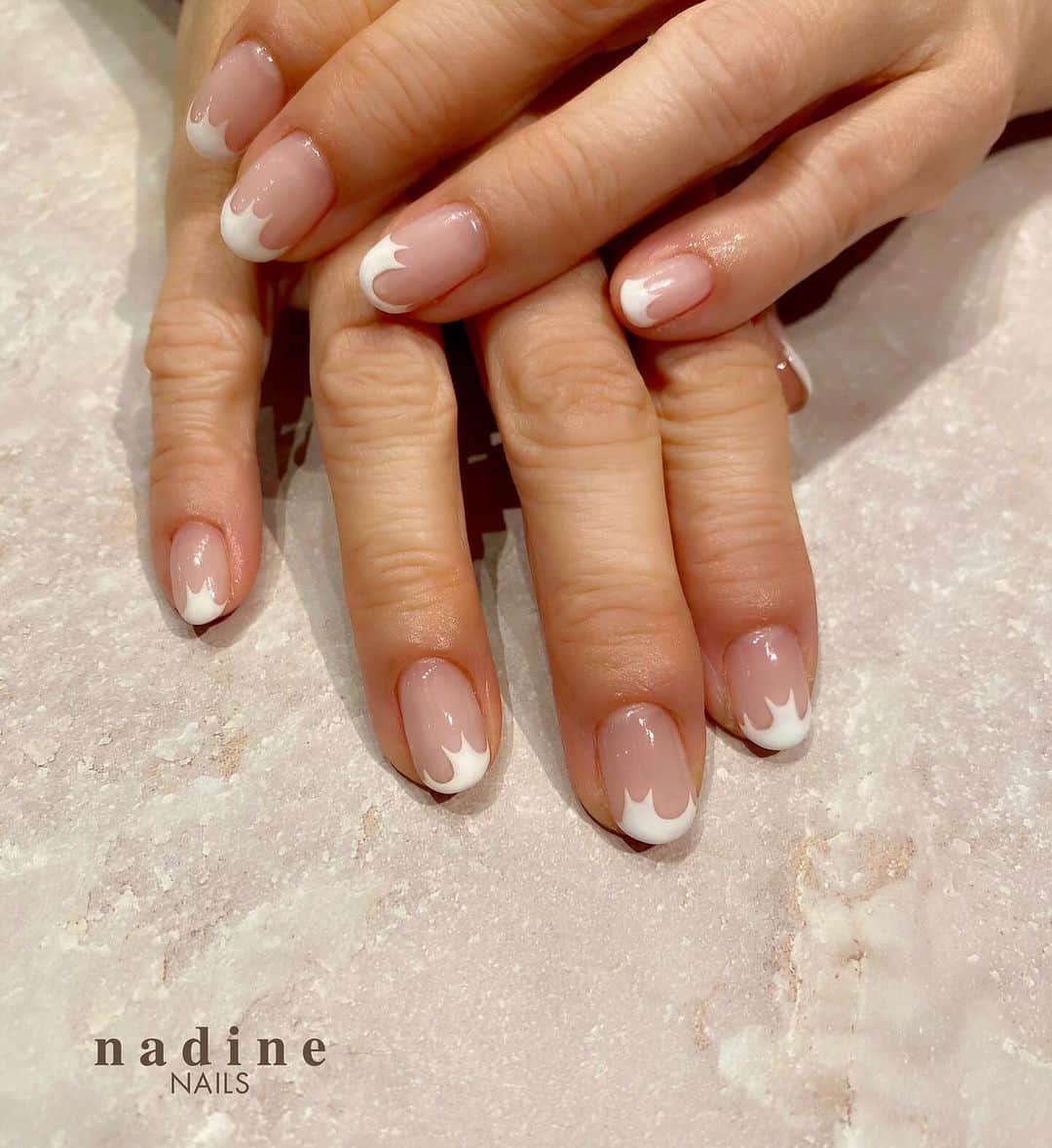 nadineNAILSのインスタグラム：「🦇𓏸𓂂𓈒𓂃𓂃𓈒💕 ありがとうございます·͜·♡   #ラボット  #ラボットネイル  #フレンチネイル   #ハロウィンネイル    #秋ネイル   #halloweennails   *─────────────────────────*   * * * #個性派ネイル #シンプルネイル #ミラーネイル #オシャレネイル #大人ネイル #恵比寿ネイルサロン #nailstagram  #autumnnails #ebisunailsalon #newnails  #nadinenails #美甲 #tgel #젤네일 #네일아트 #네일스타그램 #인기네일 #btsyoko #이달의네일 #가을네일 #핼러윈」