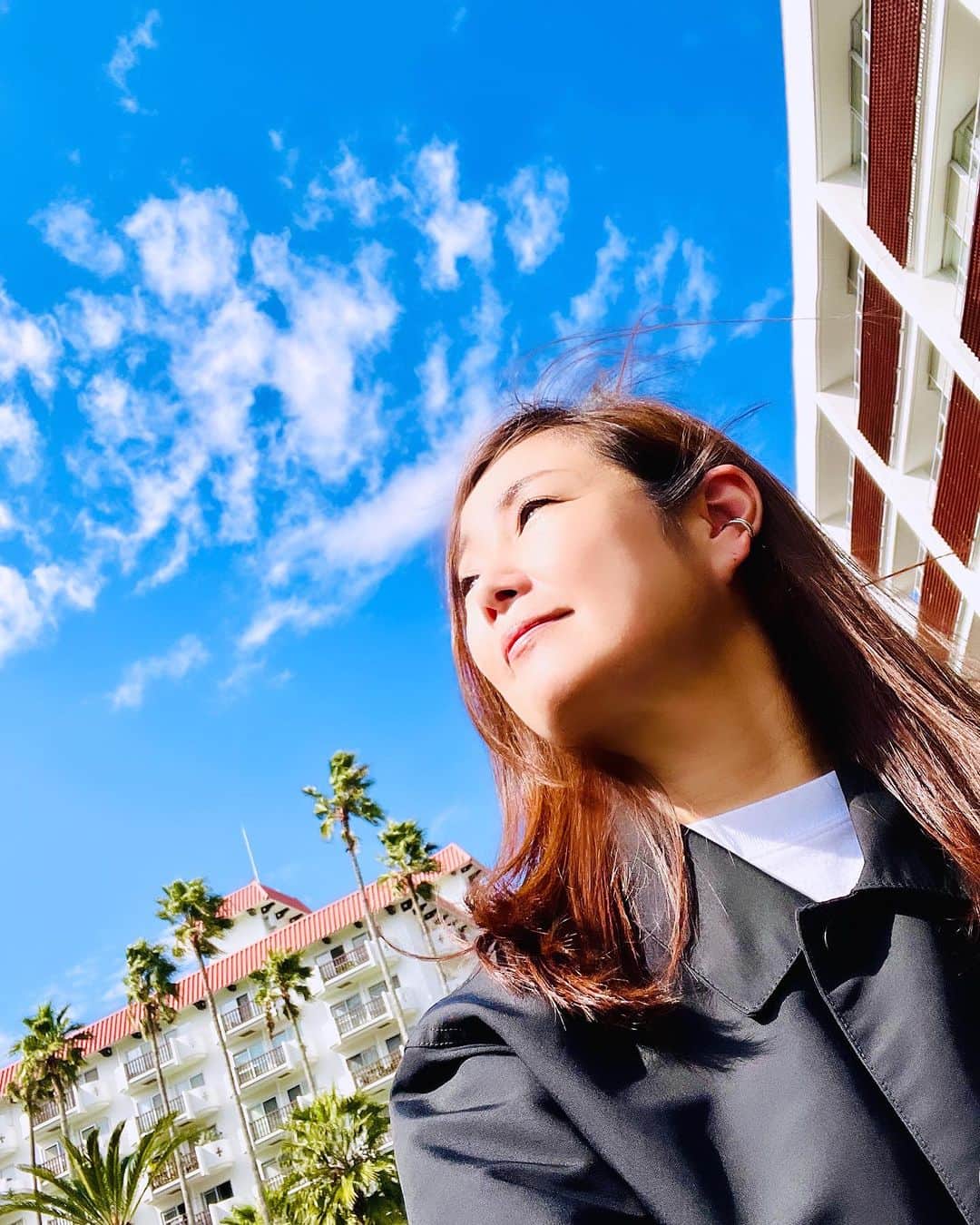 のインスタグラム：「おはよう☀️ あんまーないアングルw #空 #たまたま撮れてたシリーズ」