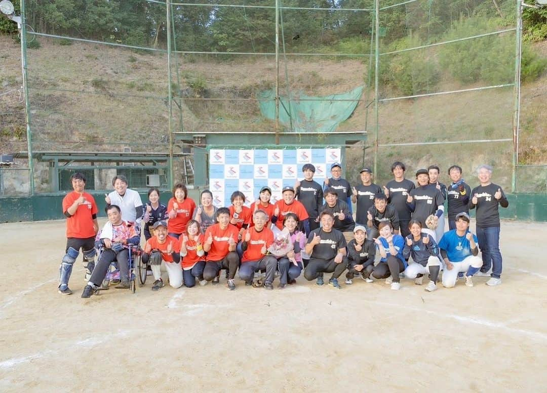 矢野燿大さんのインスタグラム写真 - (矢野燿大Instagram)「・ 2023.10.29(日)⚾️  夢は叶う！ヒーロー伝説はここから！ のイベントに参加させてもらいました😄  午前中は子どもたちの野球教室⚾️ 午後からは大人の野球大会⚾️ 夜は講演会の豪華3本立て😄  天気にも恵まれ、楽しい時間を過ごしました😄  また、今回のイベントにおいて、 39基金へ【24,030円】の募金をいただきました。 ご協力に心から感謝いたします！  主催者ならびに、スタッフの皆様、 ありがとうございました！  by ヤノマネ  #矢野燿大 #大嶋啓介 さん #コラボイベント #野球教室 #大人の野球大会 #講演会 #矢野ガッツ #ゆめのとびらプロジェクト」10月31日 8時54分 - yano_akihiro3988