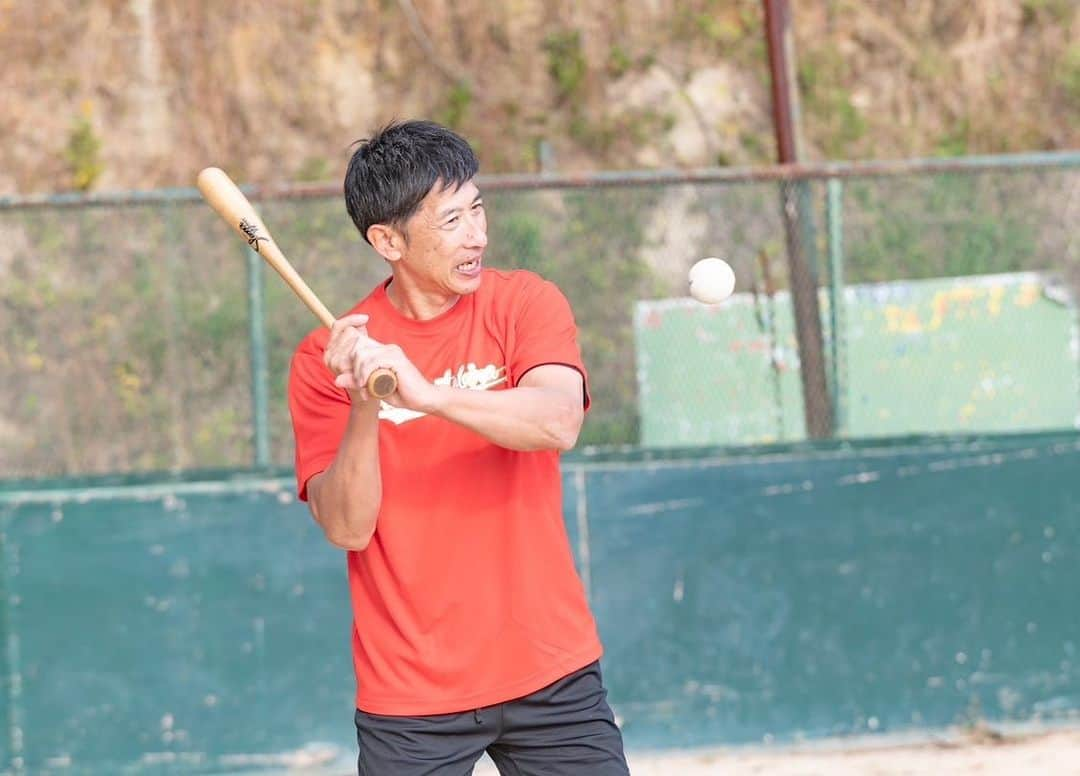 矢野燿大さんのインスタグラム写真 - (矢野燿大Instagram)「・ 2023.10.29(日)⚾️  夢は叶う！ヒーロー伝説はここから！ のイベントに参加させてもらいました😄  午前中は子どもたちの野球教室⚾️ 午後からは大人の野球大会⚾️ 夜は講演会の豪華3本立て😄  天気にも恵まれ、楽しい時間を過ごしました😄  また、今回のイベントにおいて、 39基金へ【24,030円】の募金をいただきました。 ご協力に心から感謝いたします！  主催者ならびに、スタッフの皆様、 ありがとうございました！  by ヤノマネ  #矢野燿大 #大嶋啓介 さん #コラボイベント #野球教室 #大人の野球大会 #講演会 #矢野ガッツ #ゆめのとびらプロジェクト」10月31日 8時54分 - yano_akihiro3988