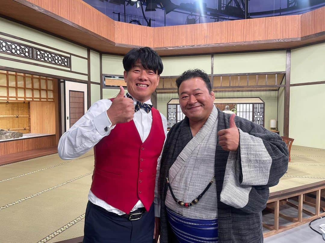 豊ノ島大樹さんのインスタグラム写真 - (豊ノ島大樹Instagram)「本日です！ おせちの準備はしましたか？  10/31（火）11：00〜11：13　 テレビ東京「虎ノ門市場豪華おせちSP」 商品：キングサーモン  #虎ノ門市場 #おせち #レッド吉田さん #豊ノ島 #高知県 #宿毛市」10月31日 9時00分 - toyonoshima_daiki