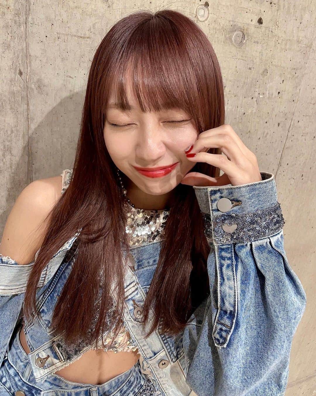 北川愛乃さんのインスタグラム写真 - (北川愛乃Instagram)「.  ゆづさんとの最近のお宝写真💎𓂃 𓈒𓏸◌  ゆづさんと出会えて、一緒に活動できて 幸せでした🥲 私もゆづさんのような先輩になれるように 頑張りますっっ❤️❤️  ゆづさんの笑顔も大好きだから これからも笑顔あふれる 幸せな人生になりますように…🌈✨  #SKE48 #idol #先輩 #卒業  #おめでとうございます #寂しい #お姫様  #大好き @yuzukihidaka_0401」10月31日 9時03分 - kitagawayoshino