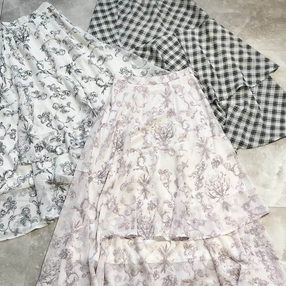 AnMILLEさんのインスタグラム写真 - (AnMILLEInstagram)「New Arrival♡ ㅤㅤㅤㅤㅤㅤㅤㅤㅤㅤㅤㅤㅤ \ 10/31〜店舗に入荷入荷 / #アシメ柄ロングSK ¥8,900 ㅤㅤㅤㅤㅤㅤㅤㅤㅤㅤㅤㅤㅤ #アンミール #anmille」10月31日 9時07分 - anmille.official