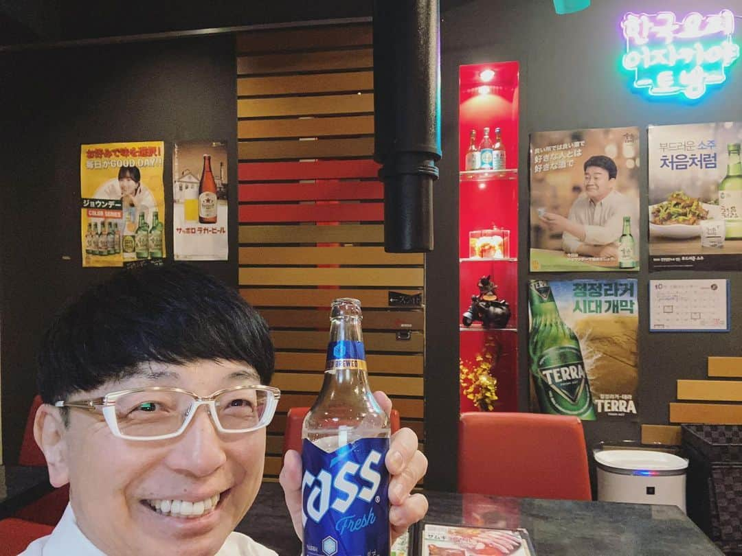 木下博勝のインスタグラム：「おはヨネスケ 昨夜は、1人で韓国料理に行きました。 ジャガーさんは新宿で試合、その後打ち上げだったようです。お疲れ様でした。 昨日は、熱が下がらないお子さん、アデノウイルス感染でした。兄弟で、1人は目が真っ赤、喉が痛い、コロナ、インフル以外も流行しています。 アデノは薬が無く、対症療法で自分の免疫で治す事になりますが、保護者の方は原因が分かると安心されます。 今日は、ハロウィンですね。JJの学校は仮装して授業を受ける事がOKです。明日は、写真を紹介出来るかな。  今日も笑顔で元気に頑張ります！  麻布十番ジャガークリニック、さいたま新都心ジャガークリニックで一緒に、地域の為、国の為、自分の為に、働いて頂ける、看護師、医療事務の方を急募です。 当院の理念に賛同して頂けるドクターも募集中です。 宜しくお願い申し上げます。  クリニックのHPをご覧頂くか、saitamajaguar@gmail.com までご連絡お願い申し上げます。  #JJ  #大維志 #さいたま新都心ジャガークリニック #さいたま新都心　#北与野　 #さいたまスーパーアリーナ #さいたま市　#中央区　#与野　#さいたま県 #小児科　#内科　#外科 #ジャガーファミリー #ジャガー横田 #東麻布 #麻布十番 #麻布十番ジャガークリニック #港区 #木下博勝 #開業と言えば南山堂」