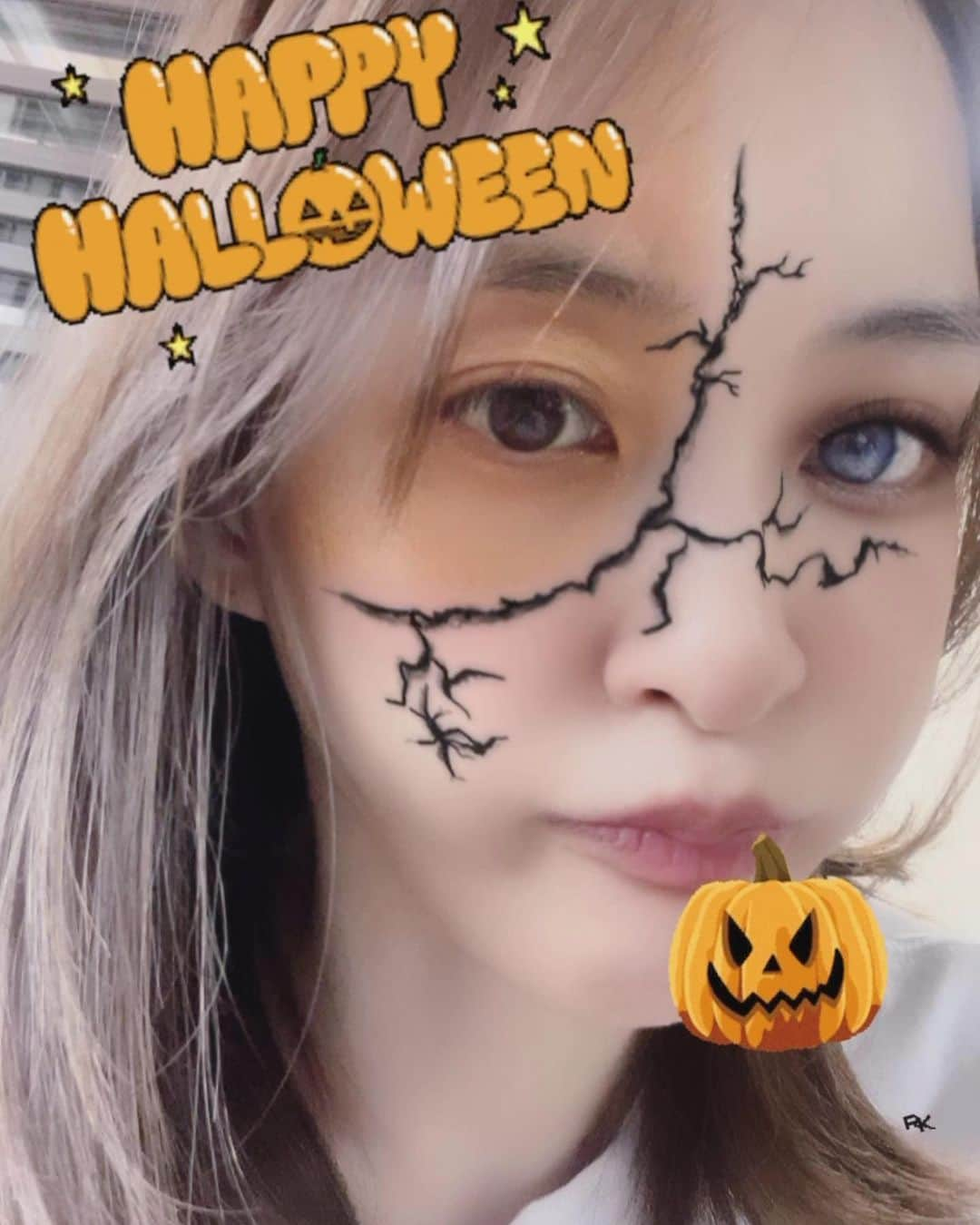 田中理恵のインスタグラム：「Halloween🎃 よい一日を😈」