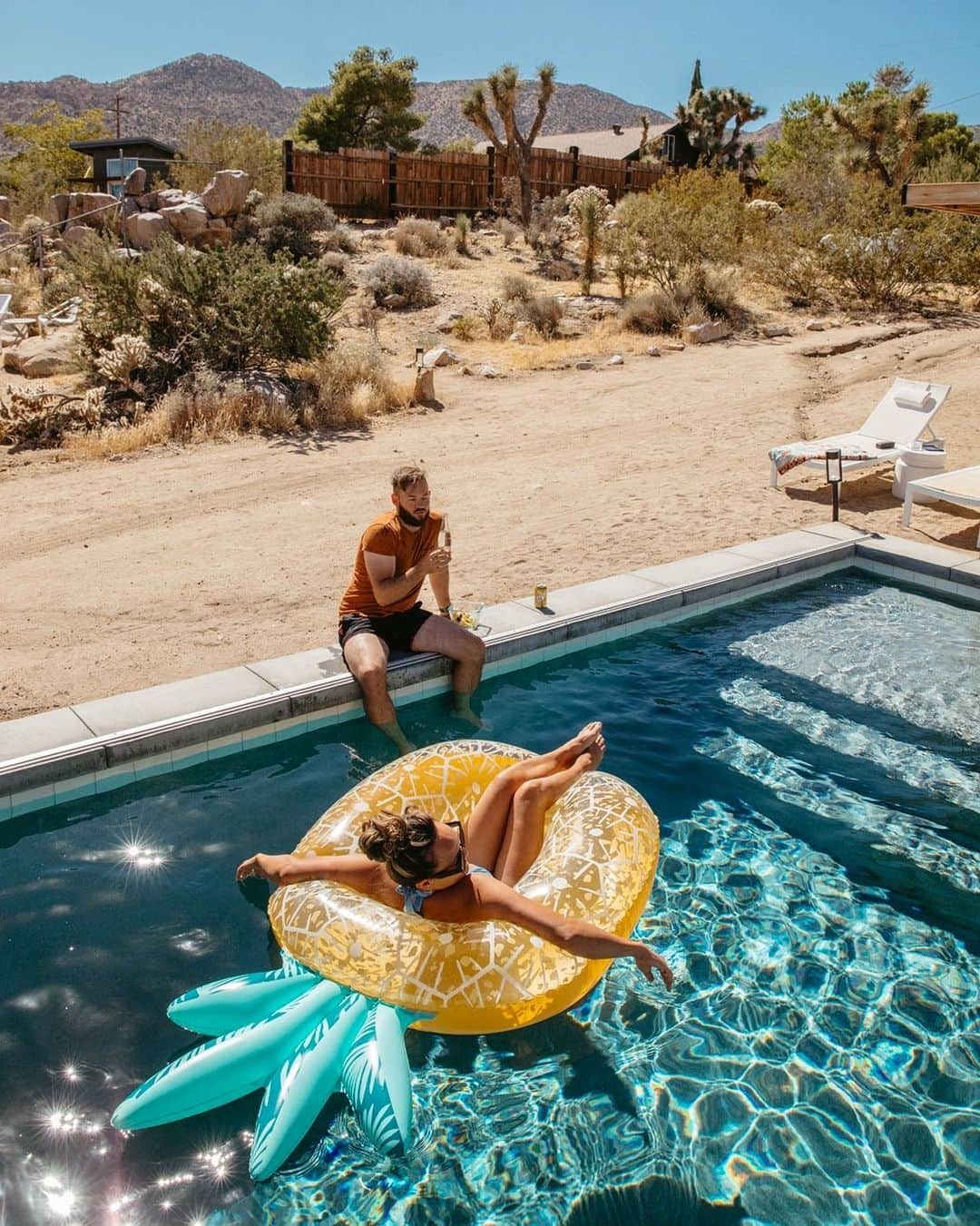 ローレン·ランドルフのインスタグラム：「SUMMER 4EVER! 🌵💦」