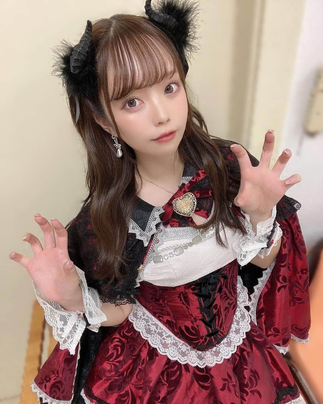 ないるのインスタグラム：「☠🎃HappyHalloween🍭🍬 お菓子くれなきゃイタズラしちゃうぞ！」