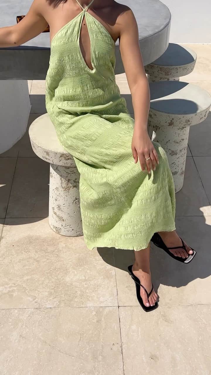 のインスタグラム：「New go-to summer dress 🍈 Atlanta Dress - available now #sabo」