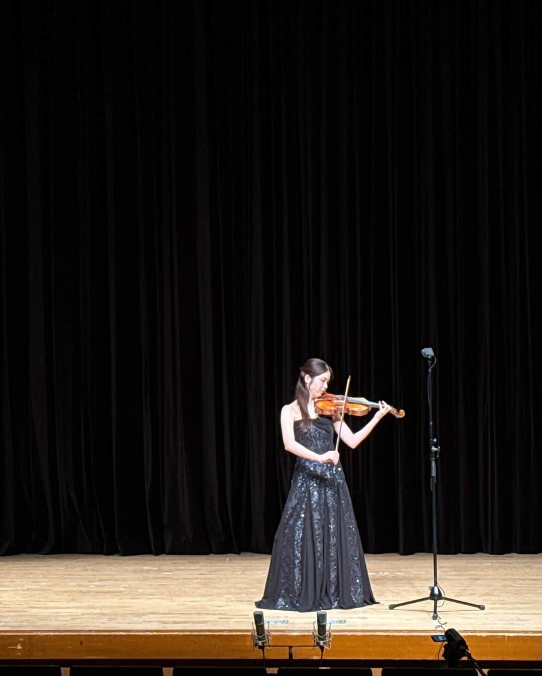 高木凜々子さんのインスタグラム写真 - (高木凜々子Instagram)「収録でした🎻♡  バッハ全楽章弾いてきた！！ 楽しすぎたーーーーっっ  YouTubeお楽しみに😉  #violin #music #concert #japan」10月31日 9時52分 - ririkotakagi