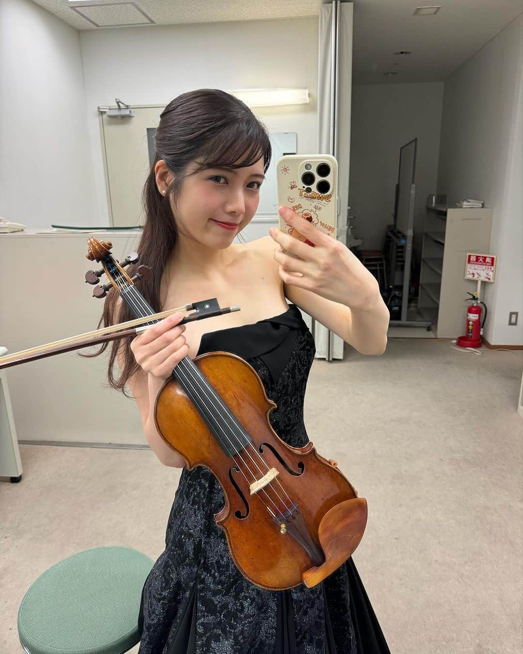 高木凜々子さんのインスタグラム写真 - (高木凜々子Instagram)「収録でした🎻♡  バッハ全楽章弾いてきた！！ 楽しすぎたーーーーっっ  YouTubeお楽しみに😉  #violin #music #concert #japan」10月31日 9時52分 - ririkotakagi
