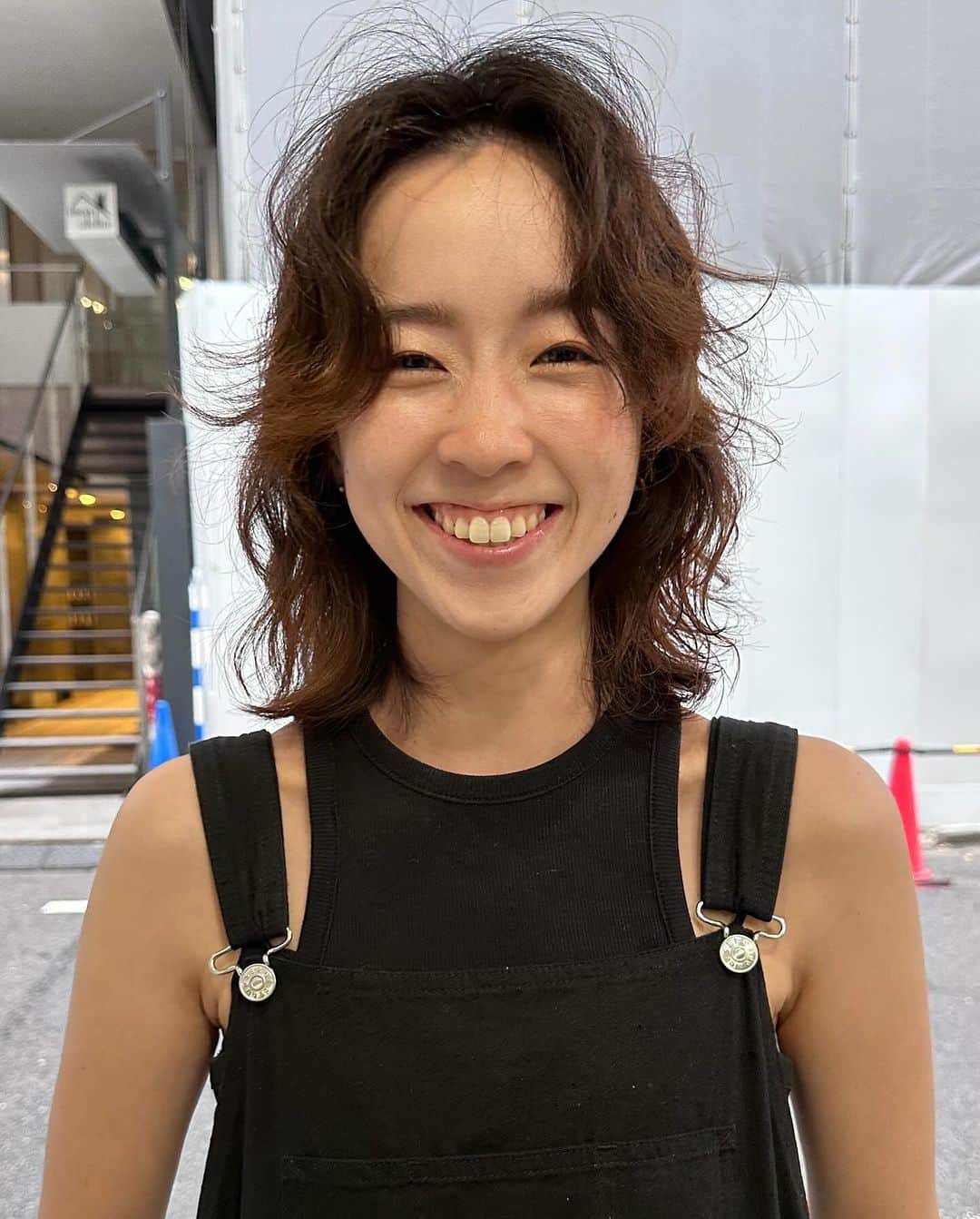 高橋忍のインスタグラム：「S字前髪。 緩く、柔らかく、しっかりパーマ。   Bカーブ。」