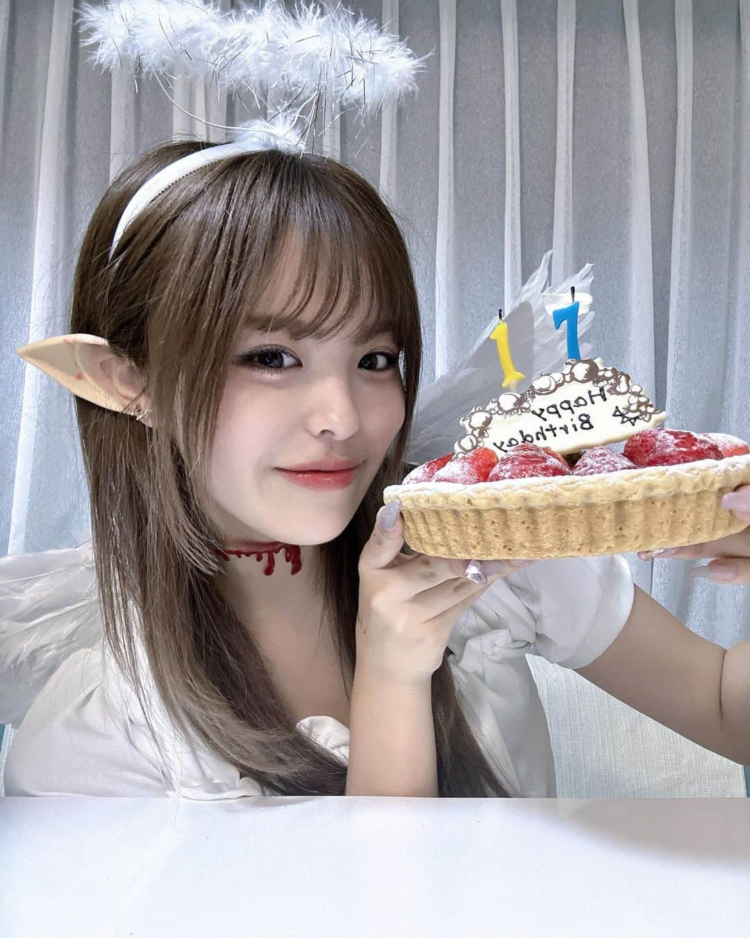 おさきさんのインスタグラム写真 - (おさきInstagram)「. 17歳になりましたー！ みんなほんっとにたくさんのメッセージありがとう💞💞💞 みんなのおかげで幸せな誕生日になりました！！ だいすきだよー🎶🎶」10月31日 20時52分 - sakichanman_you