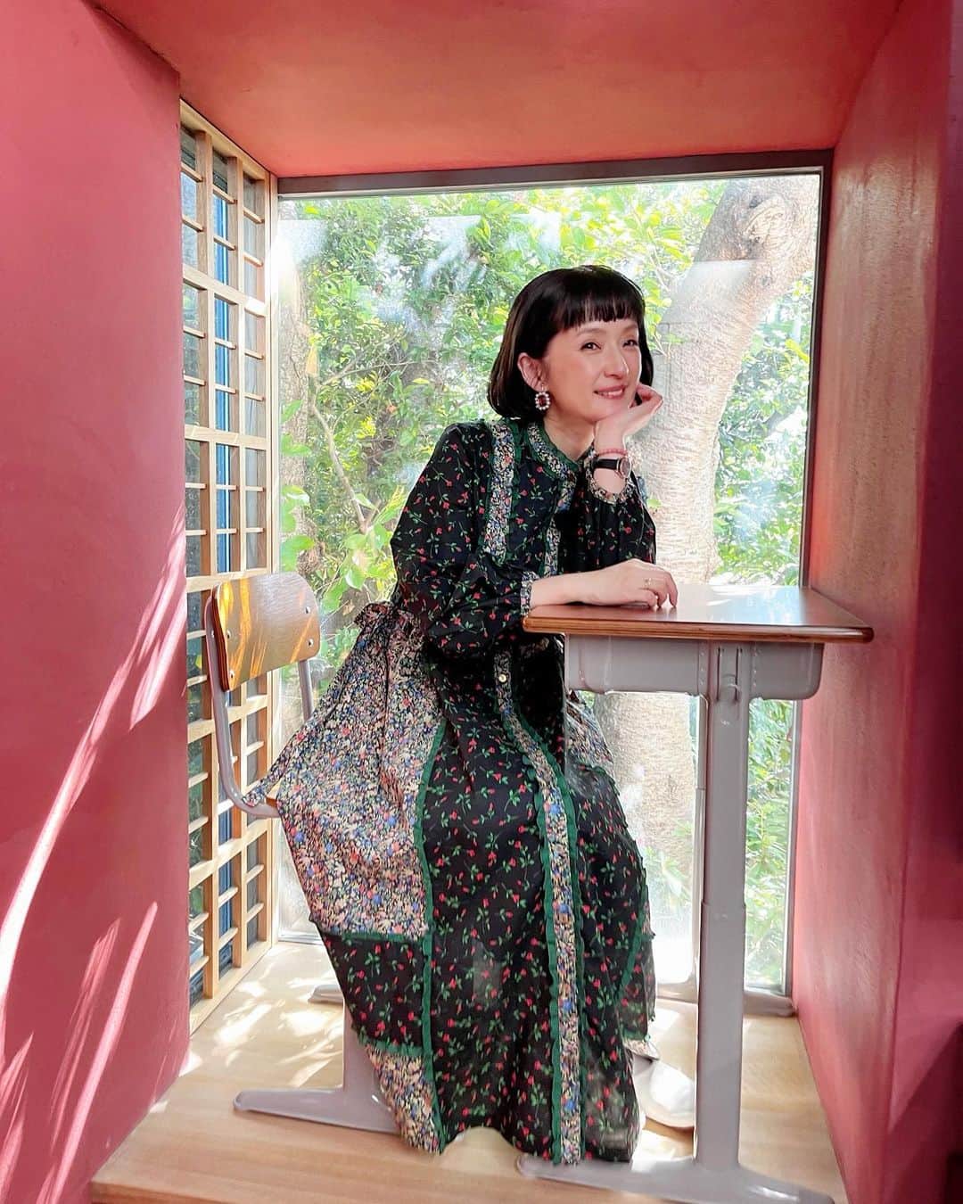 千秋のインスタグラム：「阪神タイガースをこの時期まで楽しめて幸せな日々。 日本シリーズ、楽しいな⚾️  わたしの10月も今日で終わり🎃 明日から11月。早いね。 今年もあと2ヶ月です。 近々 @dorothyinc77777 の方でお知らせがあります。 フォローしてね、お楽しみに🎄」