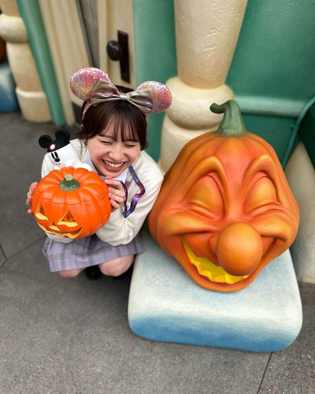 浅倉樹々さんのインスタグラム写真 - (浅倉樹々Instagram)「.  はぴはろ🎃❤️  少し前に制服ディズニーしたんだ コスプレってことで載せときます👻  #halloween  #制服ディズニー」10月31日 19時22分 - kiki_asakura.official