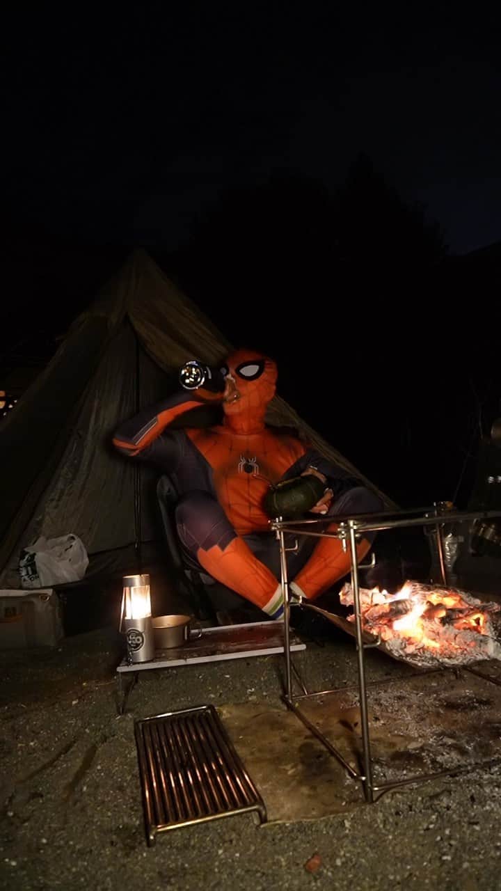 森公平のインスタグラム：「ハッピーハロウィン。  #camping #ソロキャンプ #キャンプ #ハロウィン #渋谷ハロウィン #山梨ハロウィン #スパイダーマン #spiderman #halloween」