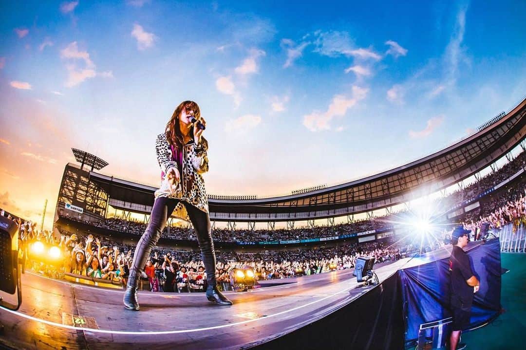 青木カズローのインスタグラム：「2023.08.26 SUPER BEAVER #SUPERBEAVER #音楽と髭達2023  #新潟 #写殺 ※転載転用禁止」