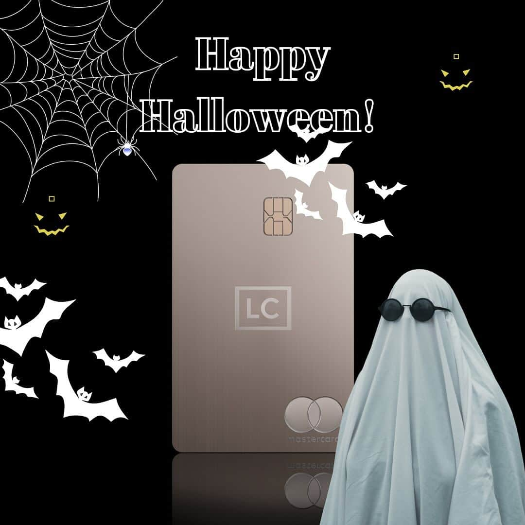 Luxury Card Japanさんのインスタグラム写真 - (Luxury Card JapanInstagram)「🎃🎃トリックオアトリート🎃🎃 どうしよう・・・ どうやらチタンカードの周りに不気味な友達たちがいたずらしに来たようです👻  トリックオアトリートと言われたらお菓子をあげてくださいね😉  ▶ラグジュアリーカードについてもっと知りたい方は @luxurycardjapan のプロフィールリンクからご覧いただけます。 期間限定優待やトラベル・ダイニング・ライフスタイル優待を随時更新中！  #ハッピーハロウィン #ハロウィン #トリックオアトリート #トリックオアトリート👻  #ハロウィン仮装  #ハロウィン製作  #ハロウィンデコレーション  #ハッピーハロウィン🎃  #お菓子  #お菓子くれないとイタズラしちゃうぞ  #happyhalloween  #halloween  #halloweendecorations  #trickortreat  #ラグジュアリーカード」10月31日 19時35分 - luxurycardjapan