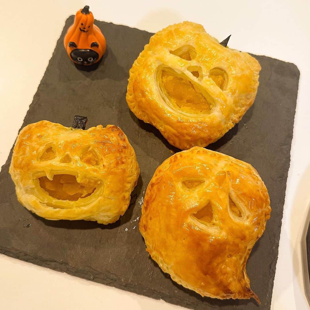 来栖りんのインスタグラム：「今年のハロウィンはパンプキンパイつくった🎃」