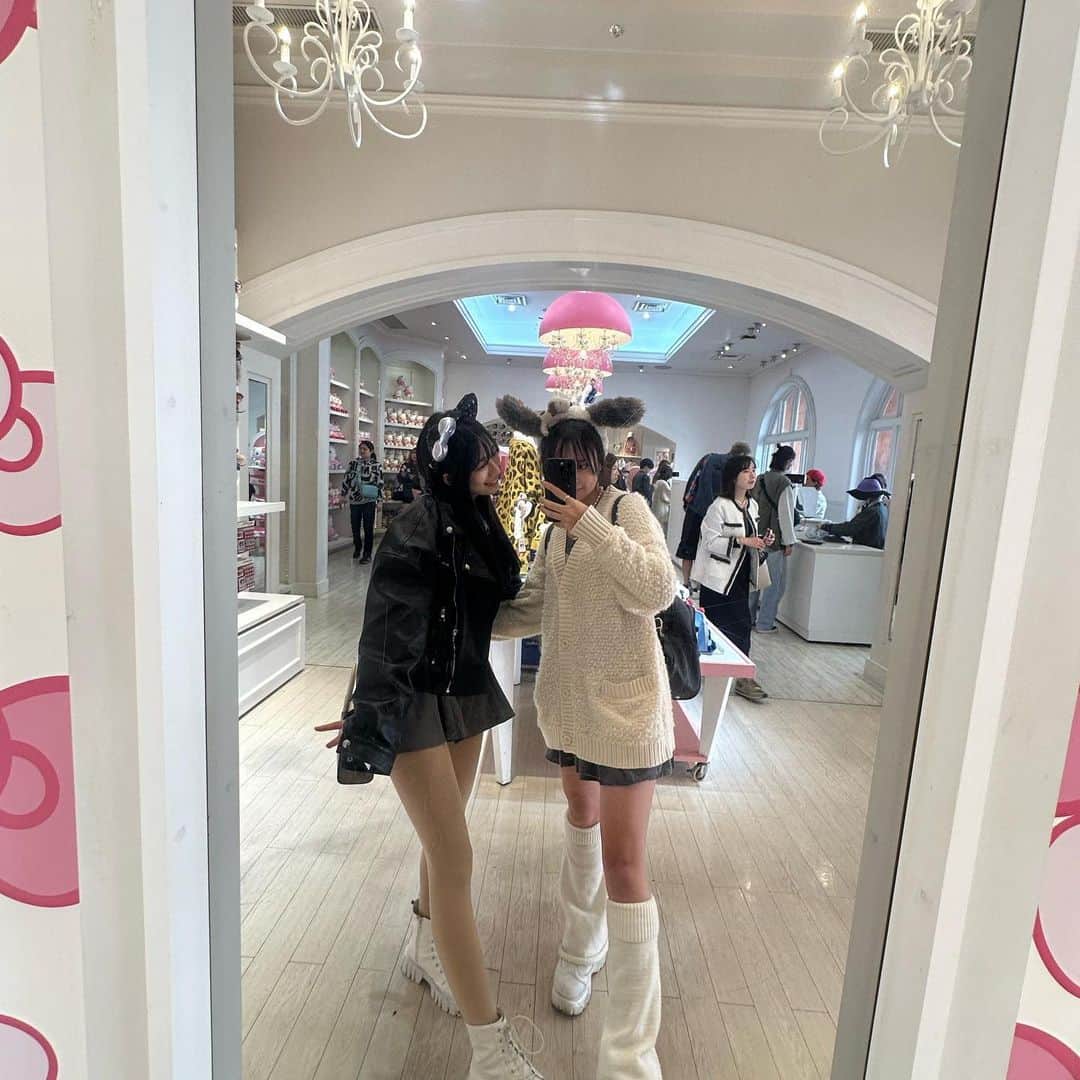 大嶺夢月希さんのインスタグラム写真 - (大嶺夢月希Instagram)「ユニバのホラーナイトめっちゃ楽しかったまた行きたい（ ; ; ）♡ ⚠︎︎3枚目ゾンビいます #jk #jkブランド #jkの素敵な思い出 #love #06#06년생  #sjk  #ユニバ  #USJ #ホラーナイト」10月31日 19時30分 - oomineyuzuki