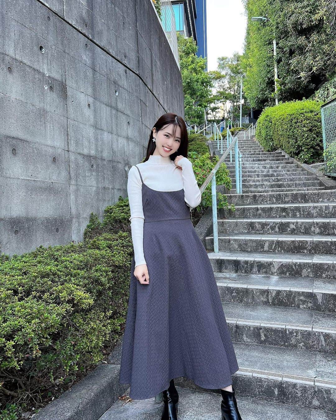 のインスタグラム：「10月26日に東武百貨店船橋店に OPENした USAGI ONLINE STOREに行って来たよ🤍 . オンラインは便利でいいけど、素材や色味が実際にみれるのって やっぱりいいー✨と思った今日この頃😆 . しかも、おちびには試着できるのはサイズ感がわかるから とってもありがたい🥺 . ニットワンピで悩みに悩んだ結果、購入したのは  @celford_official のワンピ🤎 . 生地感もハリがあってしっかりしてるし、 着回しもできそう😊  . . #usagionline #usagionlinestore #celford #ootd #coordinate #fashion #155cm #155cmコーデ」