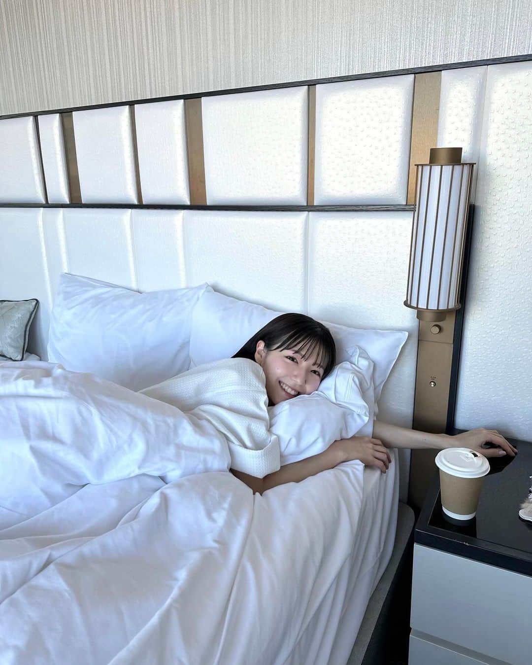 のインスタグラム：「寝起きはいい方です 🛌☁️♡」