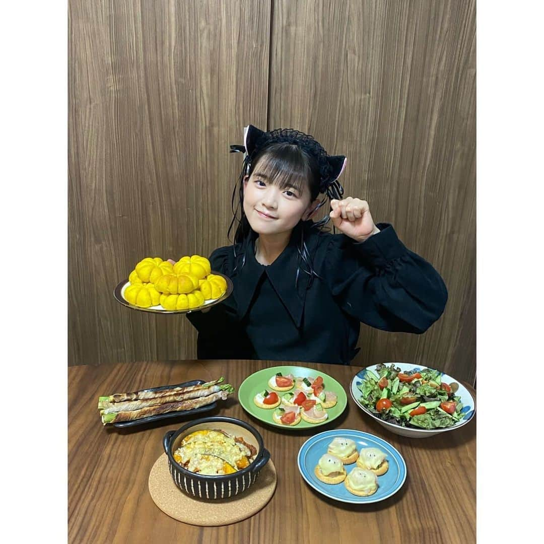 ANGERMEのインスタグラム：「. こんばんは！#松本わかな です🐈‍⬛  ハッピーハロウィーン！🎃  #ANGERME #アンジュルム」