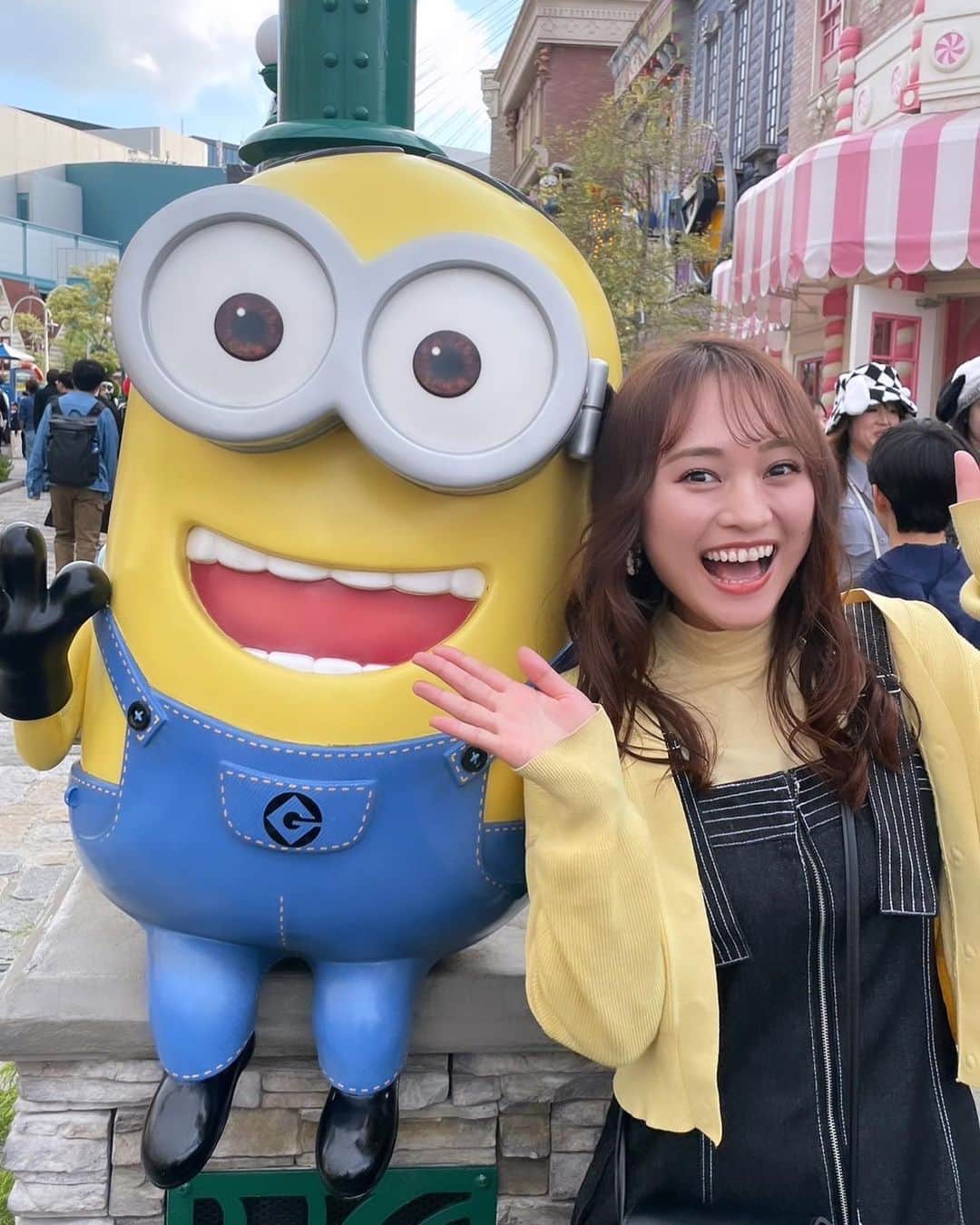 犬塚あさなのインスタグラム：「ハロウィンナイトも満喫いたしました✌️  #ハロウィン #ユニバ #ユニバーサルスタジオジャパン #ハロウィンコスプレ #ミニオン #halloween #halloweencostume #universalstudiosjapan #minions」