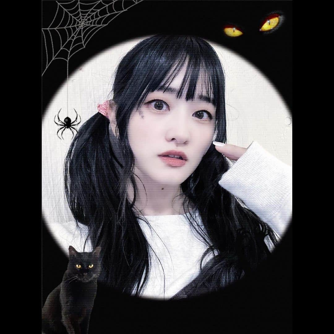 堀場美希さんのインスタグラム写真 - (堀場美希Instagram)「🎃👻🧛‍♀️🐈‍⬛🕸️ はっぴーはろうぃん！！  アイラインで♡と⭐︎書いてみたよ〜！  #Halloween #ハロウィン」10月31日 20時00分 - miki_horiba212