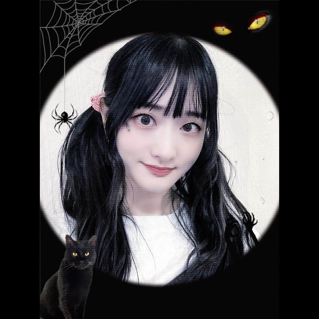 堀場美希さんのインスタグラム写真 - (堀場美希Instagram)「🎃👻🧛‍♀️🐈‍⬛🕸️ はっぴーはろうぃん！！  アイラインで♡と⭐︎書いてみたよ〜！  #Halloween #ハロウィン」10月31日 20時00分 - miki_horiba212