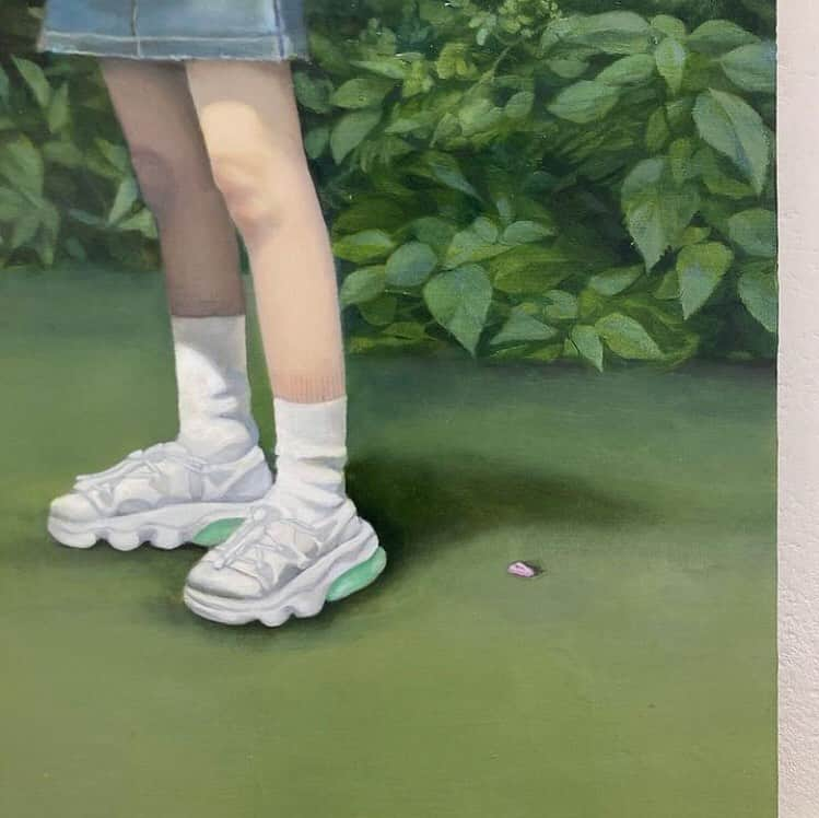 新宅和音さんのインスタグラム写真 - (新宅和音Instagram)「Some details from my latest solo exhibition 'Girls on the run' @gankagarou at the end of summer  この夏の終わりの個展、出奔する少女のデティール写真です 新宿眼科画廊さんありがとうございました！  #art #artwork #painting #figurativepainting #oilpainting #japaneseart #japaneseartist #japan #portrait #contemporaryart #newcontemporaryart #girl #picoftheday #lowbrowart #popsurrealism #darksurrealism #beautifulbizarre #アート #油彩 #油絵 #女の子」10月31日 20時10分 - kazune1900