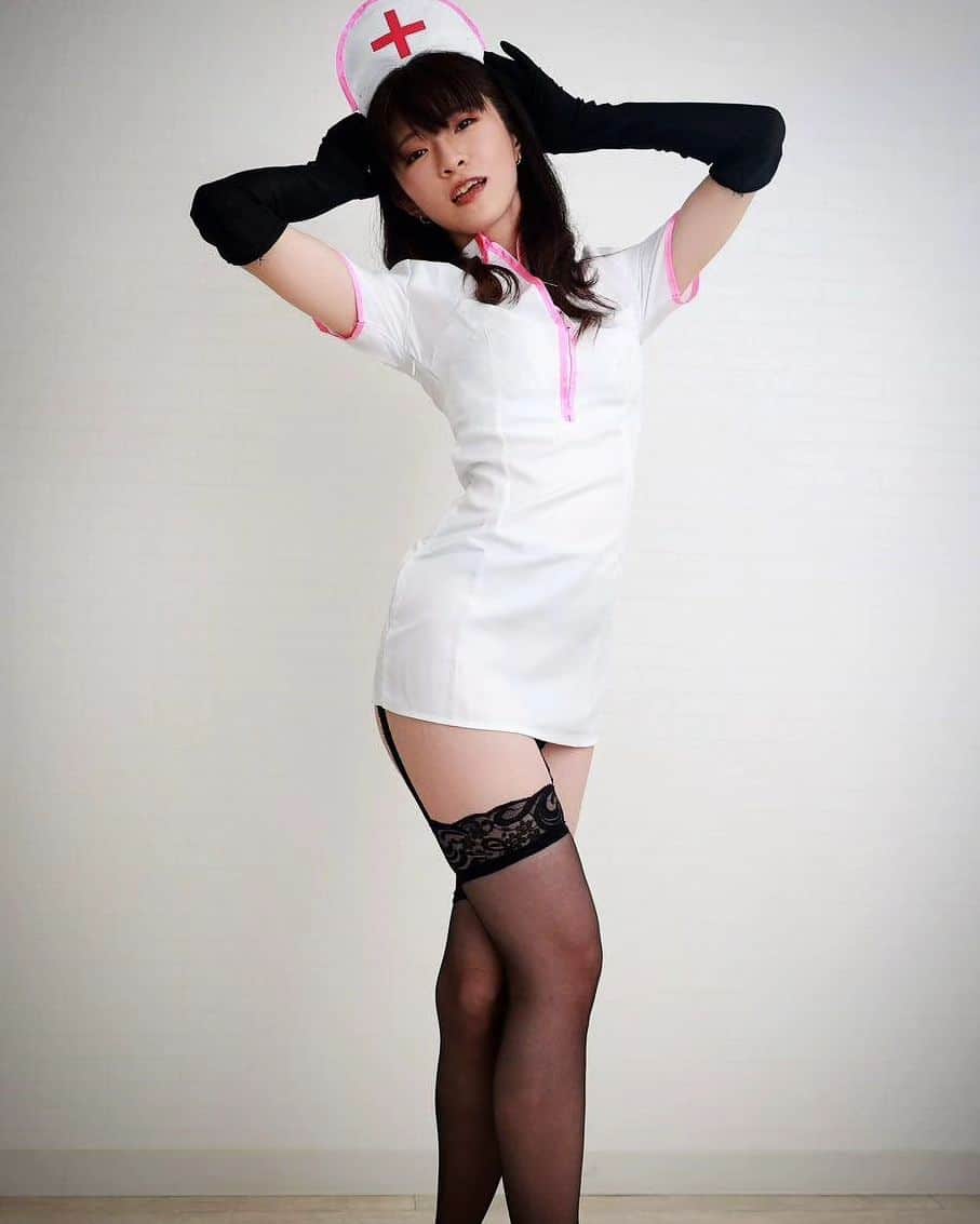百合川さらのインスタグラム：「すみませんあげ直します一回消しちゃった！ これは写真顔見切れてないよね？！難しいよインスタ！！😭😭えーん！😭」