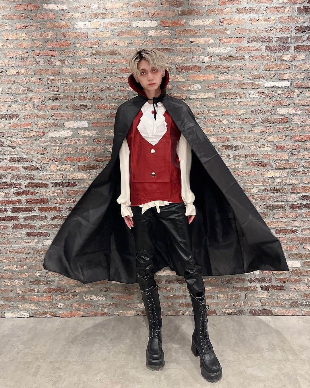 吉井添さんのインスタグラム写真 - (吉井添Instagram)「🧛🏻  #ハロウィン  #halloween  #vanpaia」10月31日 20時06分 - ttt_eee_nnn