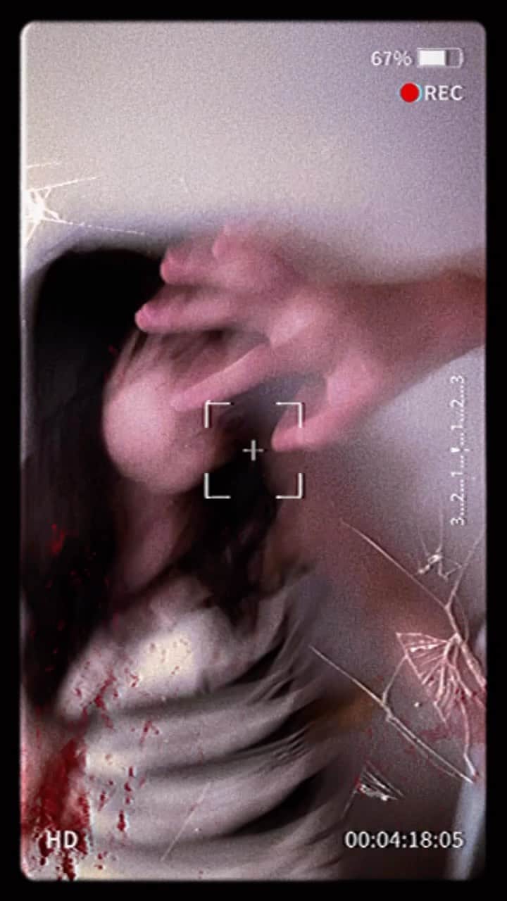 のインスタグラム：「これは。 わたしの部屋で起こった ハロウィンの日のお話です。」