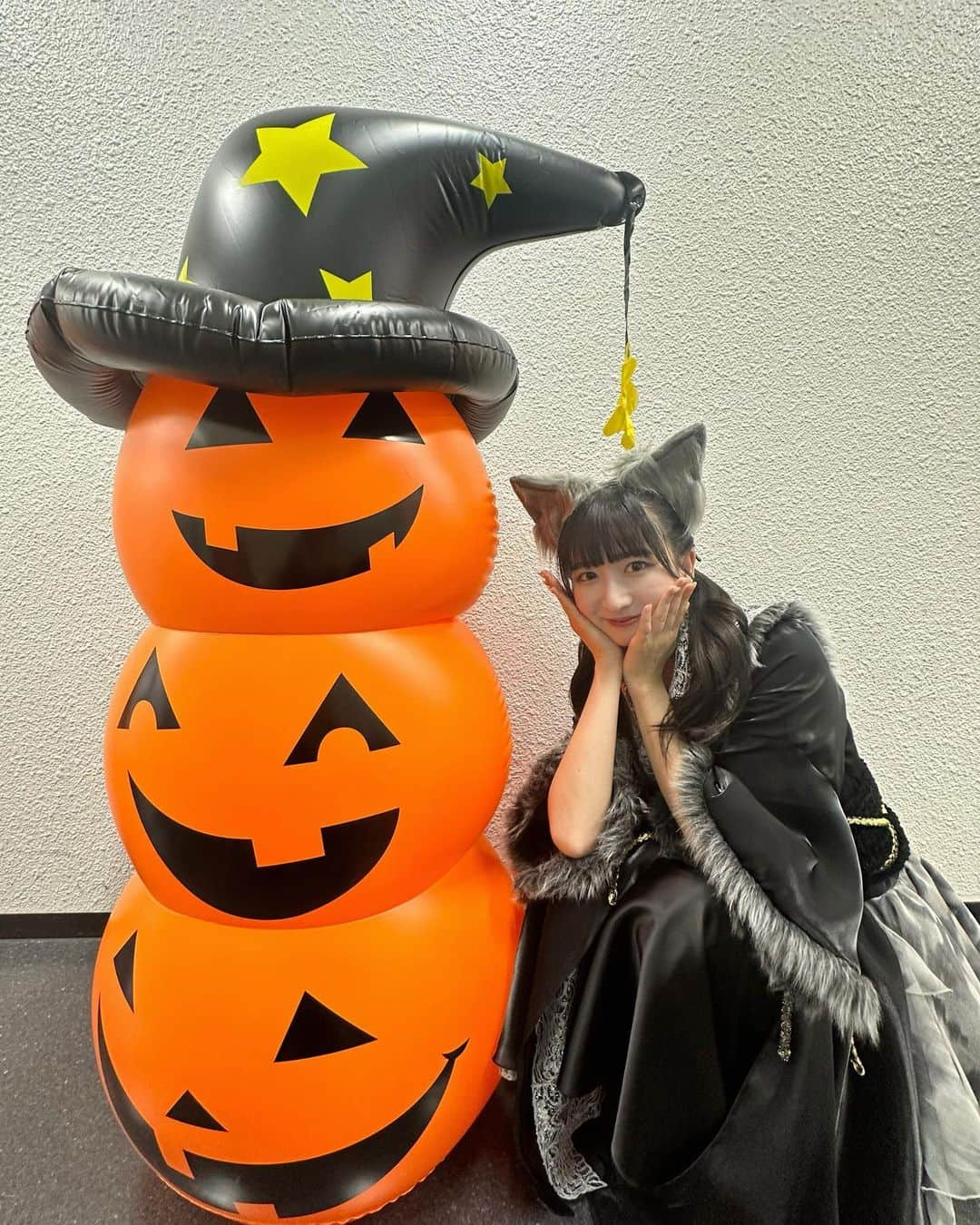 春乃きいなさんのインスタグラム写真 - (春乃きいなInstagram)「#🎃   トリックオアトリート！🍭🍫 今日は美味しいアイス食べちゃうもんね〜🍨‎🤍  #셀카 #셀스타그램 #좋아요 #01 #01line #idol #fox #halloween #👻」10月31日 20時28分 - haruno_kiina_official