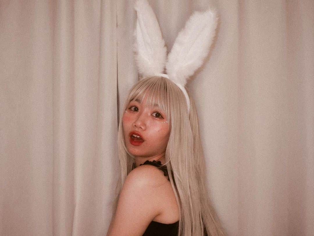UNAのインスタグラム：「ずら🐰   camera @unafilm.02   #halloween  #bunnyrabbit  #fyp  #02」