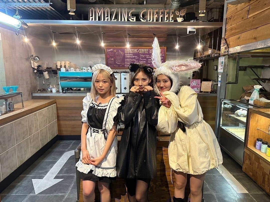 iScreamさんのインスタグラム写真 - (iScreamInstagram)「((( Happy Halloween )))  \ 2023 Halloween costume👻/  Amazing coffee来店ありがとうございました🥤🖤 沢山の方が来て下さり嬉しかったです！ 素敵なハロウィンを過ごしてね ★彡  @amazing_coffee_official  #iScream #アイサケ  #ハロウィン #アメコ」10月31日 20時20分 - iscream__official