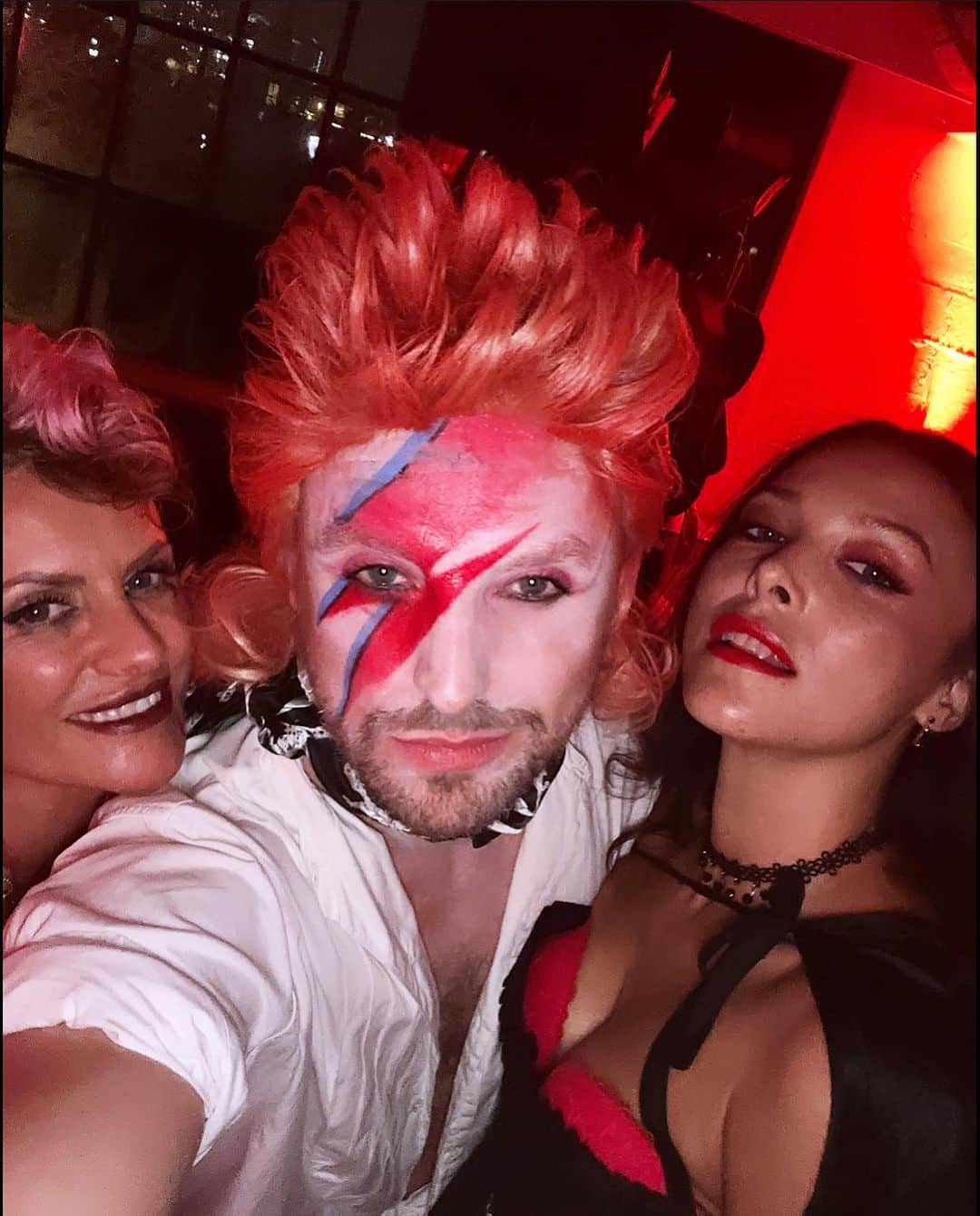 メシア・シムソンのインスタグラム：「Happy Halloweeeeen Witchessss 🎃♥️」