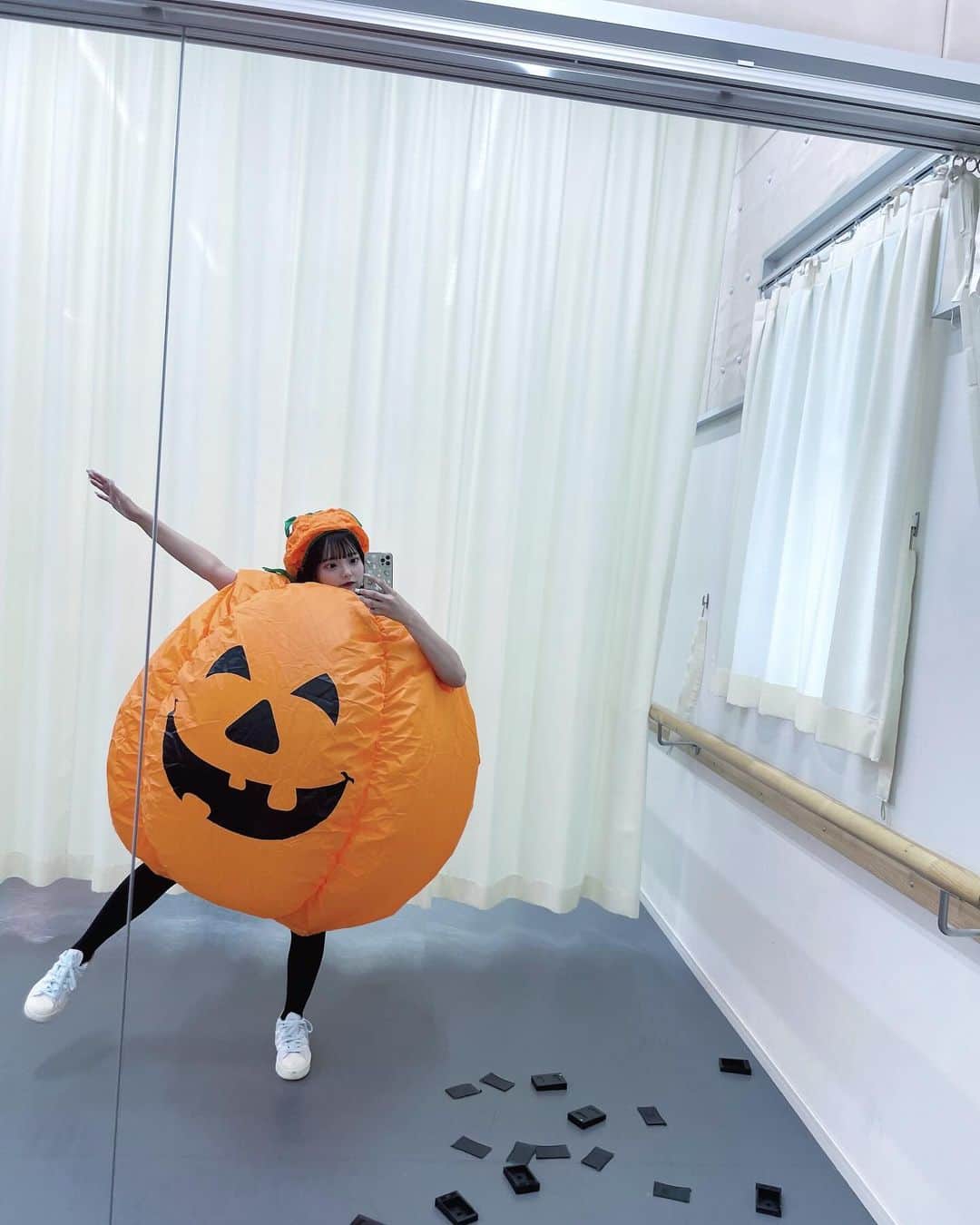 福山梨乃さんのインスタグラム写真 - (福山梨乃Instagram)「🎃🎃 . happy halloween†゜ . かぼちゃです、たのしすぎてるんるん❕❕❕収穫されたいかぼちゃが世界一かわいい、、、皆様何か仮装しましたか、」10月31日 20時22分 - rinomaru_