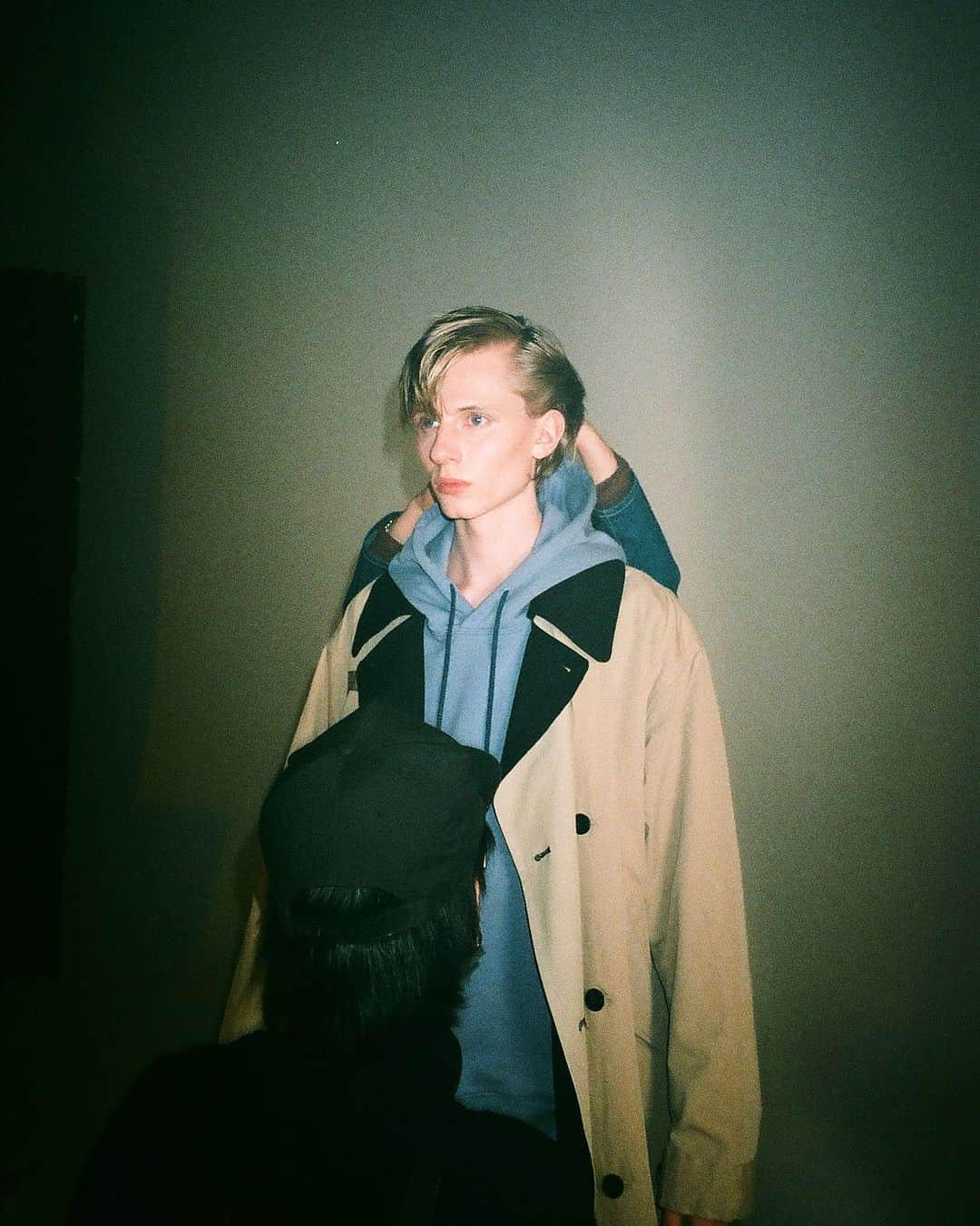 ウィザードのインスタグラム：「WIZZARD 2023/24 AUTUMN WINTER COLLECTION [Bloom]  🟦 BACKSTAGE 🟦  [ MODEL ] @je7u7  [ STYLIST ] @rxixkxux  [ HAIR MAKE ] @ezashi_ezashi_ezashic  [ SPECIAL THANKS ] @teeny_ranch_ @west_management_inc_official @themgt.jp.  #wizzard_fac #wizzard #fashion #mensfashion #2023AW」