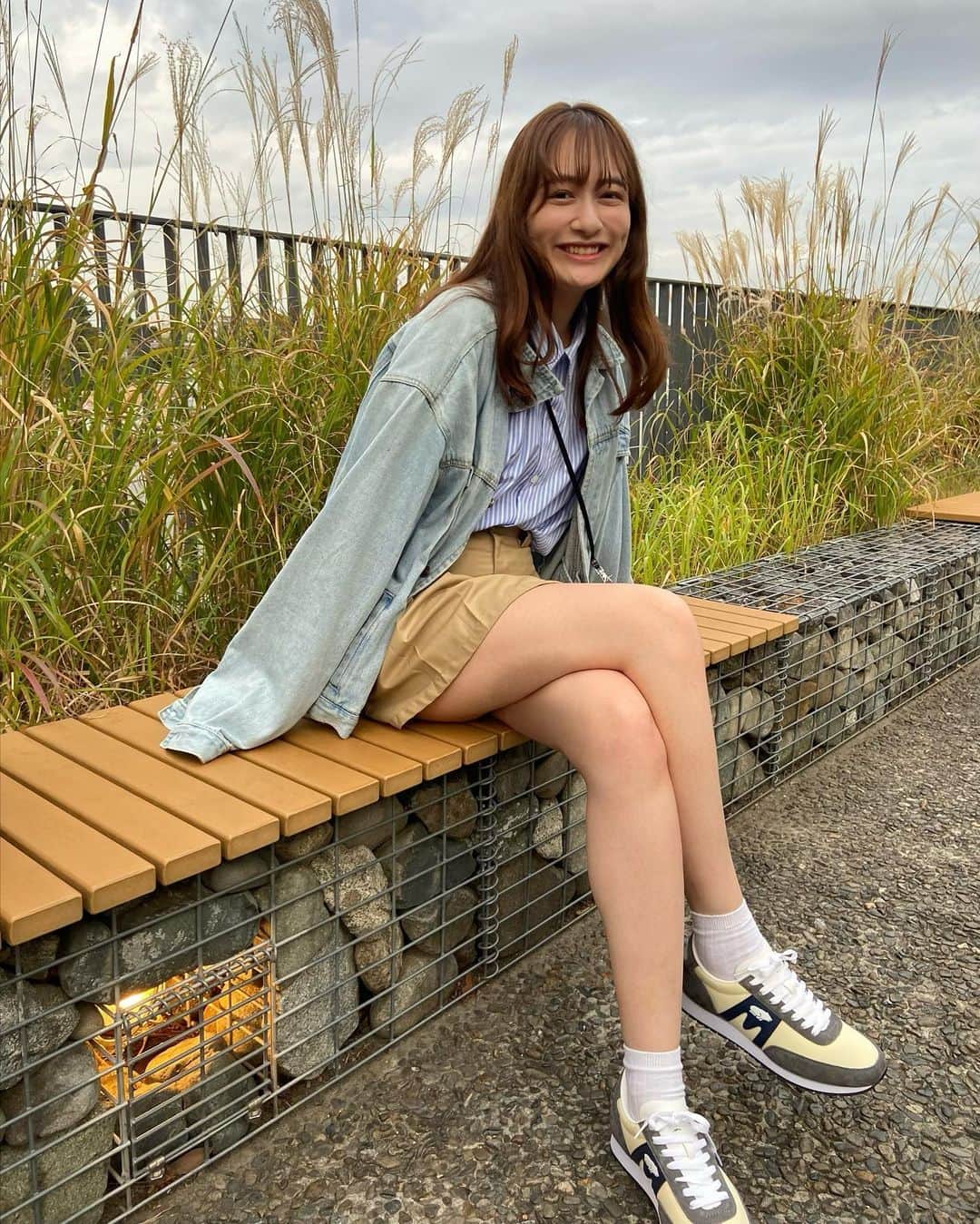 川口カノンのインスタグラム：「新しくグランドオープン「自由が丘 デュアオーネ」さんの自由が丘にできたナチュラルシューストア自由が丘店。海外セレクトシューズショップにお邪魔してきました✨ @natural_shoe_store ． 可愛すぎるくまさんの柄がある！と一目惚れしてしまいました、、、笑 @karhuofficial  . くまさんだけど大人っぽいカラーで大人の女性でも履きやすいデザイン☺️ ． 歩きやすくて可愛いスニーカーは最高なんよ笑  これからたくさん履こ☺️ ． @__angela.official_  ありがとうございます♡   @natural_shoe_store @naturalshoestore_jiyugaoka ．  #pr #naturalshoestore #ナチュラルシューストア #france #brazil #sustainable #sustainability #sneakers#無加工」