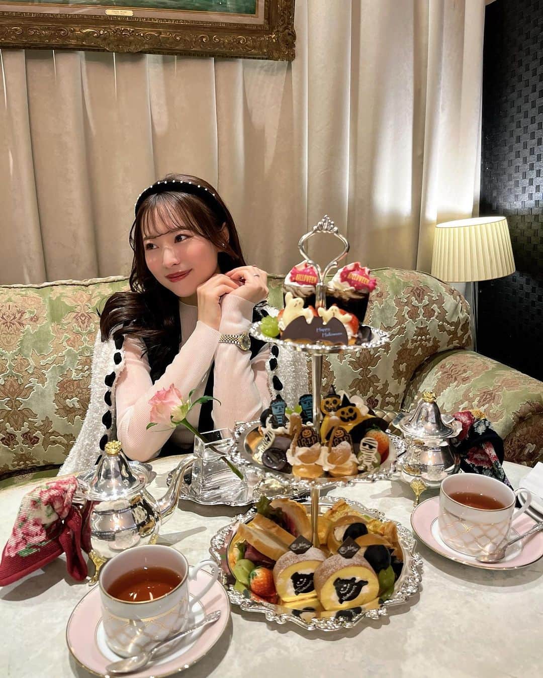 清里千聖のインスタグラム：「. Happy Halloween🎃🧁 ハロウィンヌンしました💕 #afternoontea #久しぶりの投稿 #🫖」