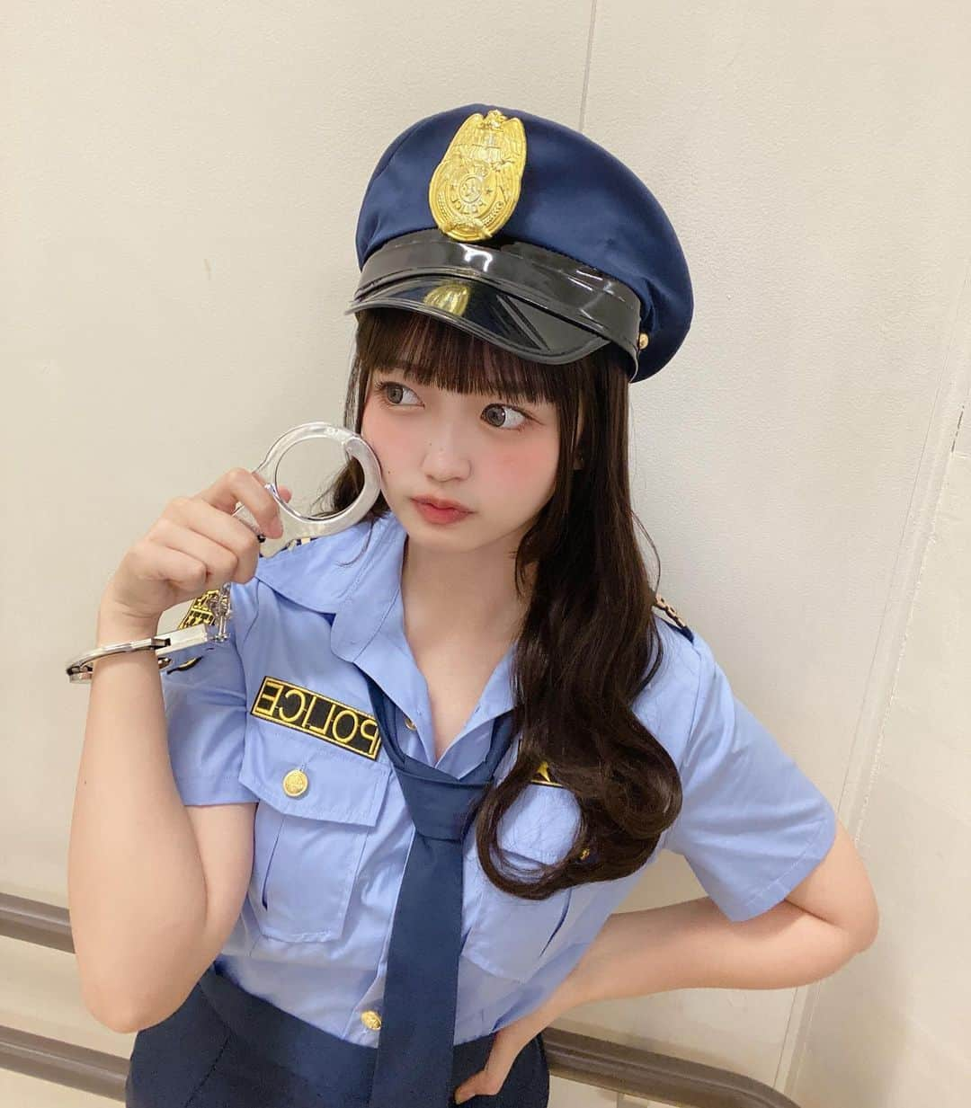 上田美夢のインスタグラム：「たいほしたげよっか  ┈┈┈┈┈┈┈┈┈♡┈┈┈┈┈┈┈┈┈┈  公式 @puregi_official  ・ ・ #PureGi #ぷれっぢ  #scawaii #エスカワ #レギュラーモデル #MIYU  #アイドル #オレンジ担当 #アイドルガーリー #フレンチガーリー  #秋冬コーデ #秋 #冬 #高校生 #JK #JKブランド #みゆまる  #Halloween #ハロウィン #コスプレ #警察 #ポリス」