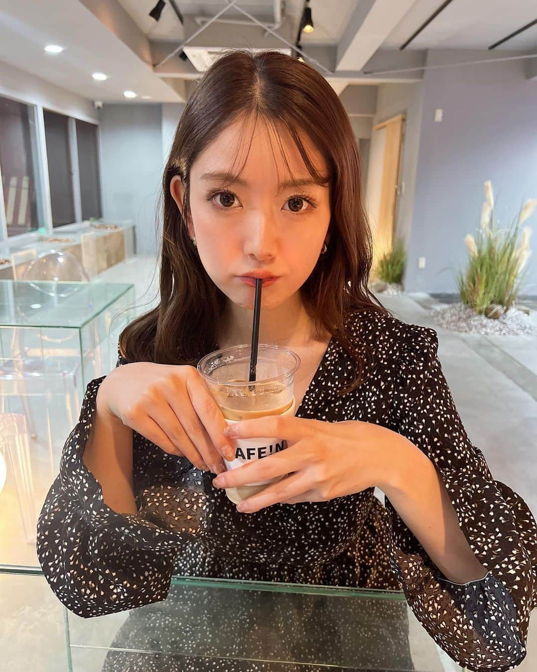 渡邉優さんのインスタグラム写真 - (渡邉優Instagram)「新大久保を満喫した日🐰☕️ お洒落なカフェも行けたしプリクラも撮れたし📷 久しぶりにあざとめな写真を撮ってもらいました。笑  制服姿はハロウィンなのでお許しを😏  #ハロウィン #新大久保カフェ #新大久保 #韓国プリクラ #韓国制服 #韓国グルメ #cafein #korea #新大久保 #ビキフォト #韓国」10月31日 20時39分 - yu_watanabe_