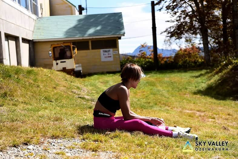 Natsuki（ナツキ）さんのインスタグラム写真 - (Natsuki（ナツキ）Instagram)「⛰️🍂 10/14... SKY VALLEY OZEIWAKURA🏃  傾斜45°の登り🤣  登り終わって 疲れ切ってるところも 撮られてた😅🤣😅💦  まぢで、 良いトレーニング⛰️✌🏾  #バーティカル #トレイルランニング #トレラン #尾瀬 #尾瀬岩鞍バーティカルキロメーター  #尾瀬岩鞍 #skyvalleyozeiwakura  #trailrunning  #training #workout #arcteryx」10月31日 20時39分 - natsukiii78